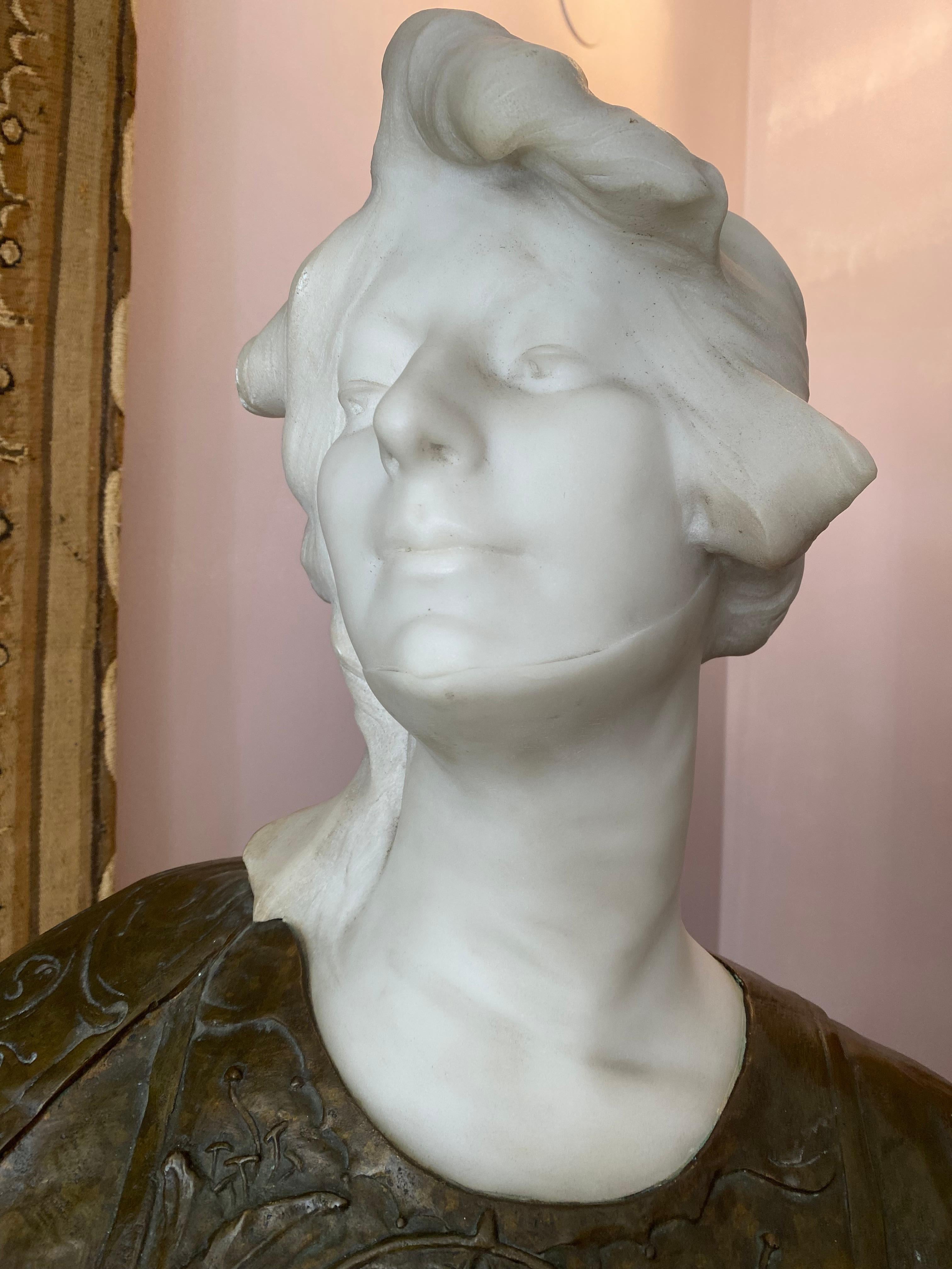 Bust in marble and bronze by Berthoud In Excellent Condition For Sale In BORDEAUX, FR