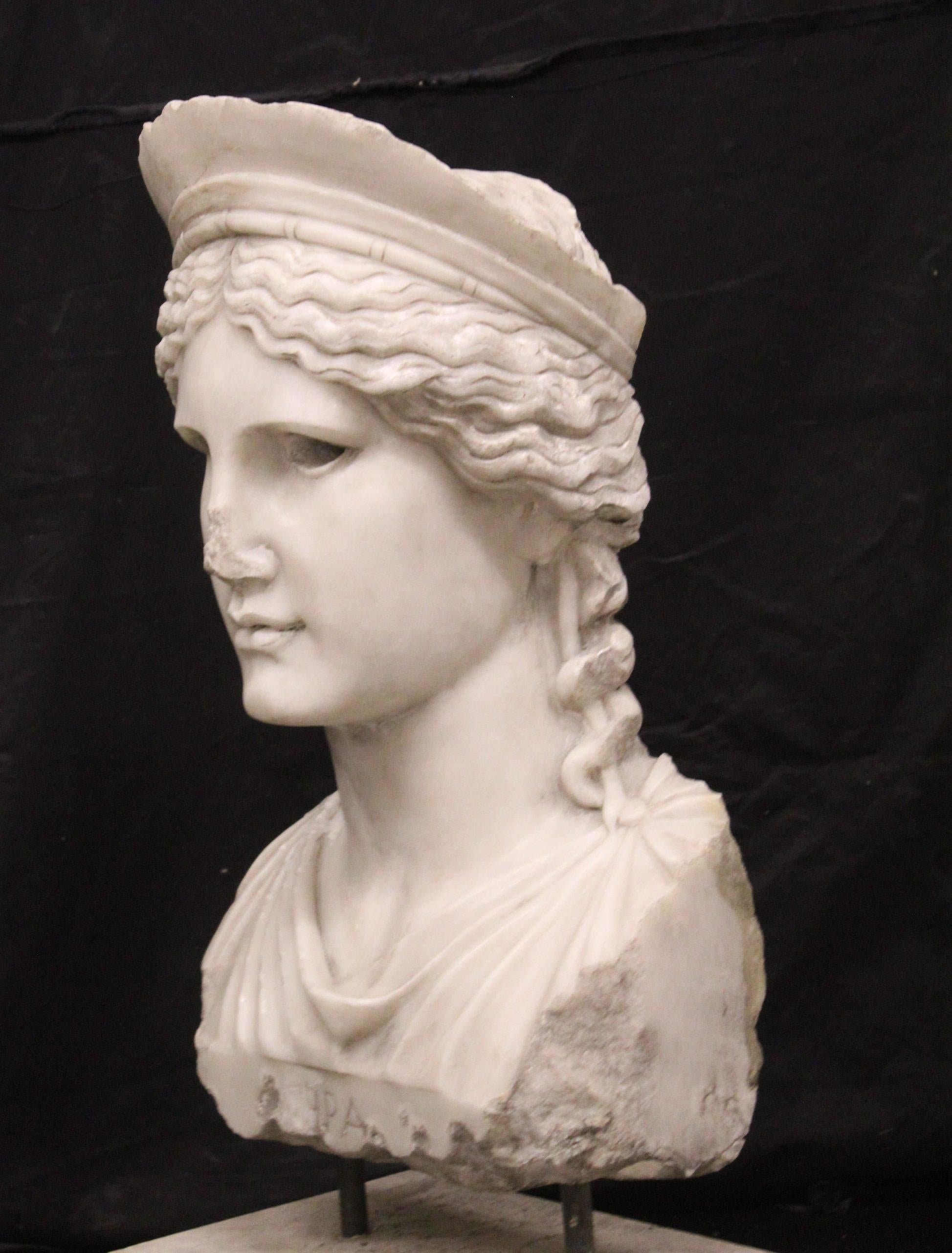 Descrizione:
Busto di Era Ludovisi in marmo bianco. ULTERIORI FOTO, INFORMAZIONI SUL LOTTO E INFORMAZIONI SULLA SPEDIZIONE POSSONO ESSERE RICHIESTE INVIANDO UN'EMAIL
Spese di spedizione indicative in Italia: 240€ e in Europa: 400€. 
Tags: Busto Era