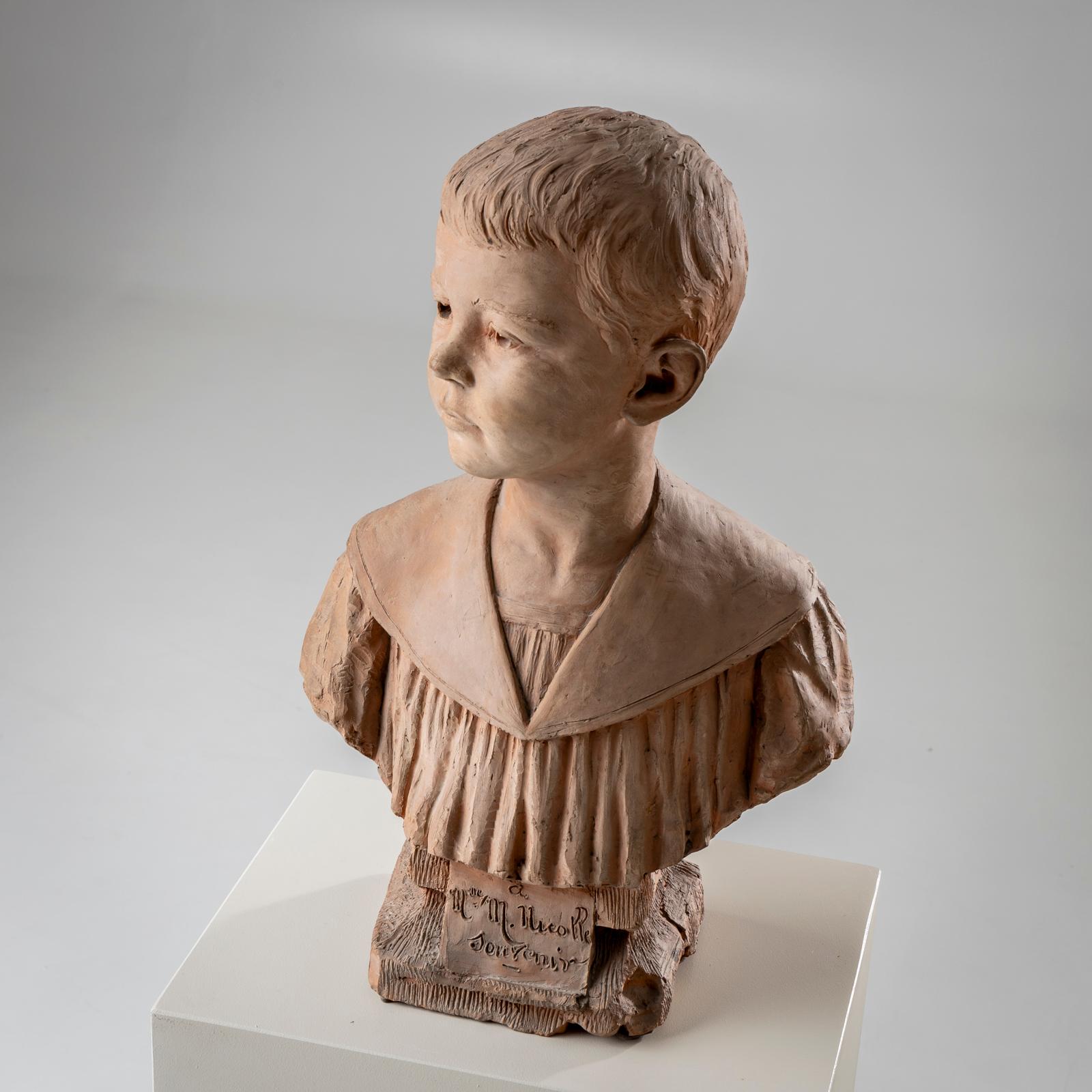 Francese Busto di ragazzo in erracotta, firmato H. H. Becoré, Francia, seconda metà del XIX secolo. in vendita