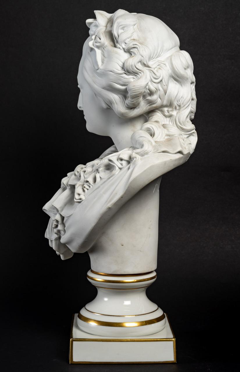 Bust of a Courtesan in biscuit, Albert-Ernest Carrier de Belleuse (1824 - 1887).
Measures: H: 47 cm, W: 25 cm, D: 14 cm.
     