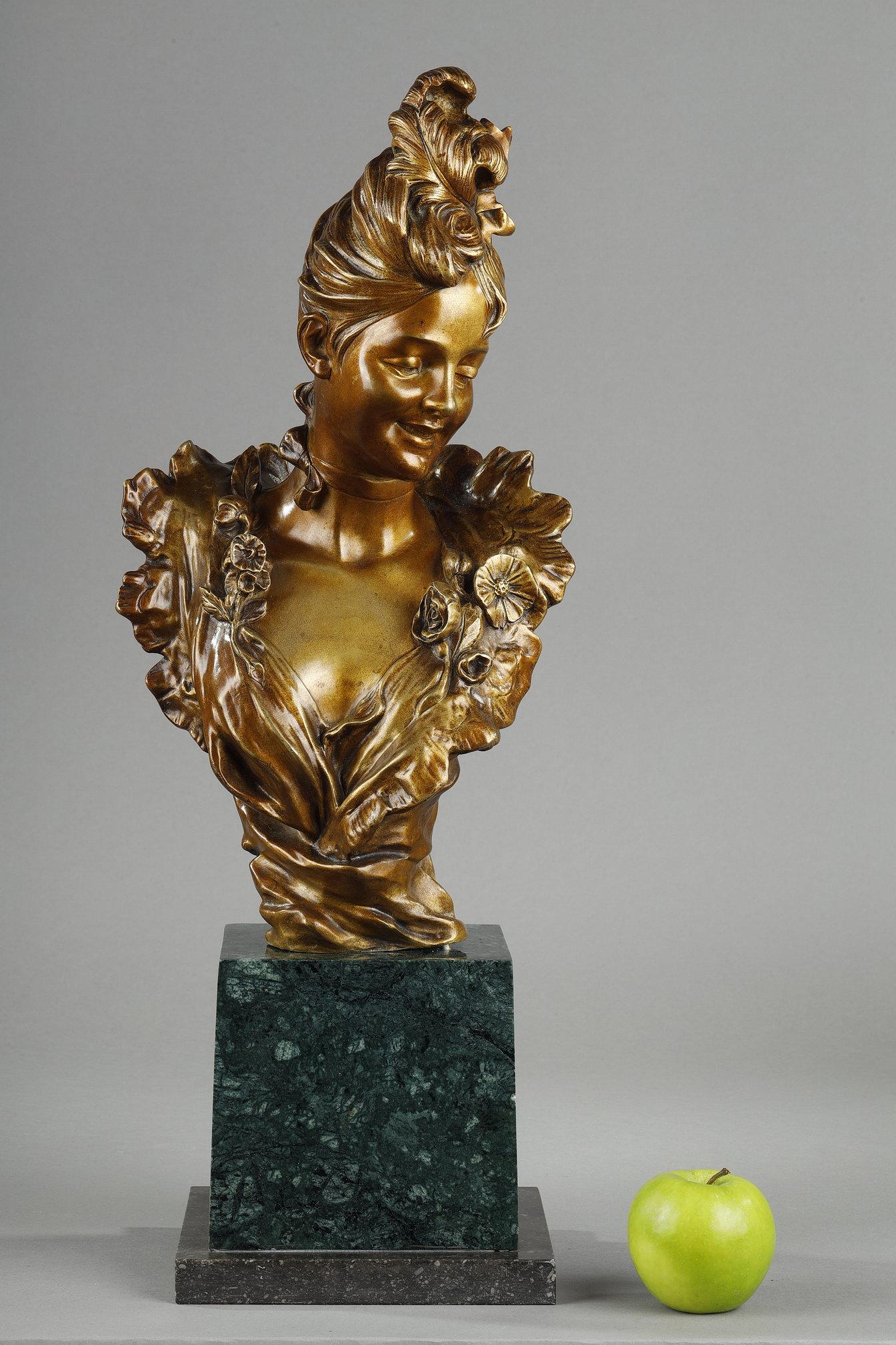 Art Nouveau Bust of a young woman from the Belle-époque, by Victor Léopold Bruyneel For Sale