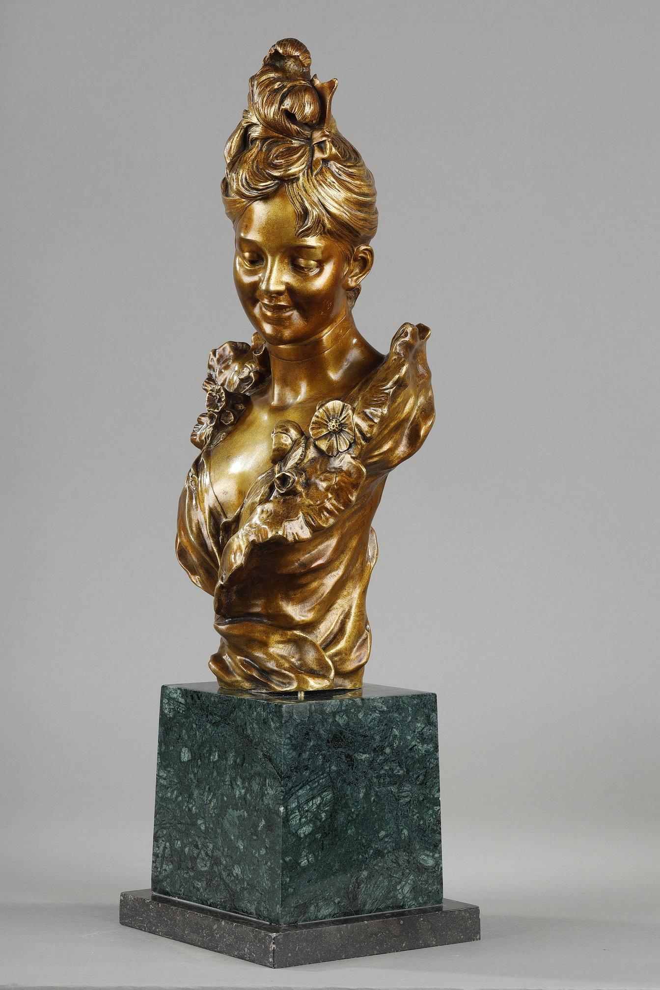 Patinated Bust of a young woman from the Belle-époque, by Victor Léopold Bruyneel For Sale