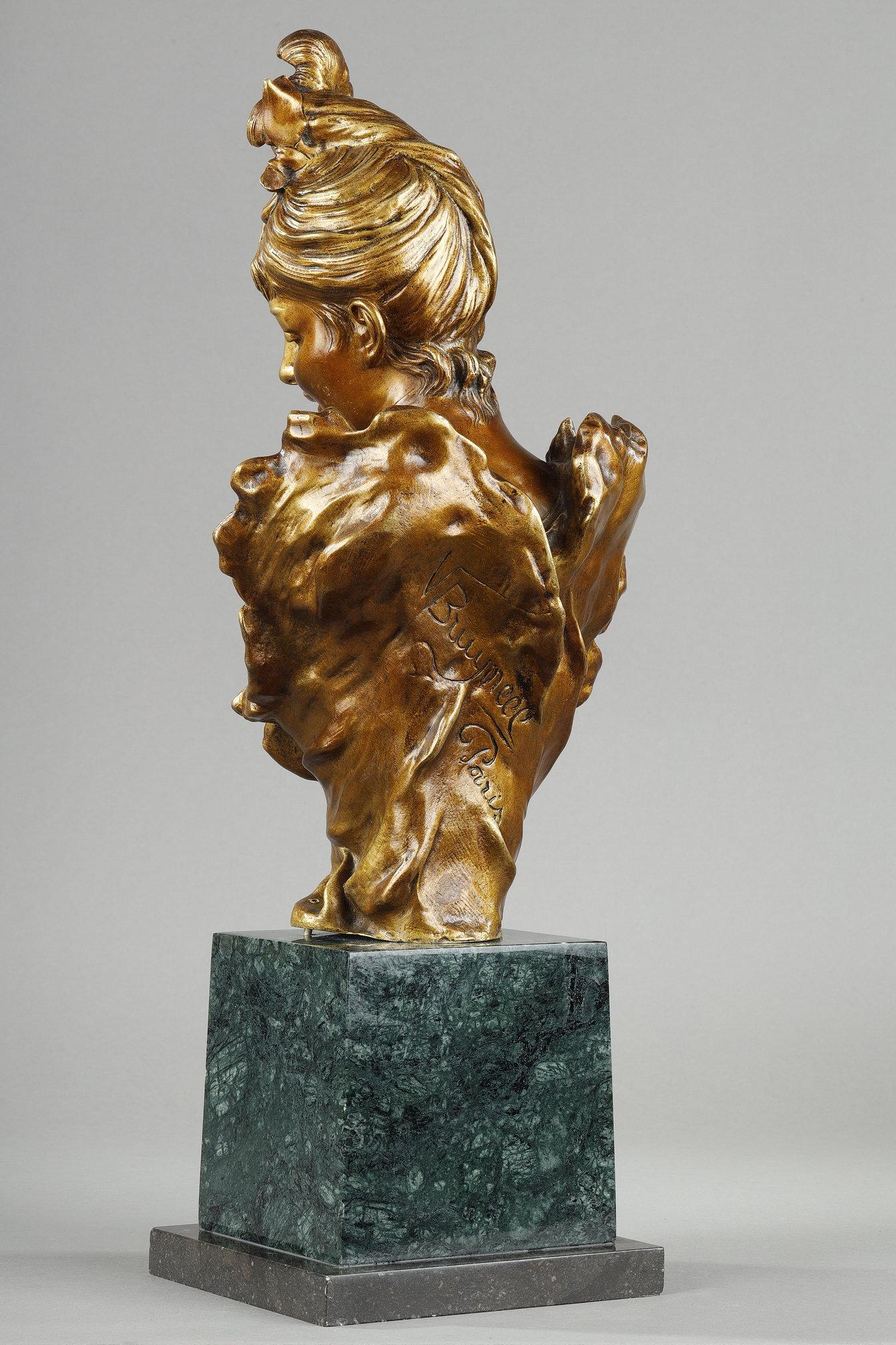 Bust of a young woman from the Belle-époque, by Victor Léopold Bruyneel In Good Condition For Sale In Paris, FR