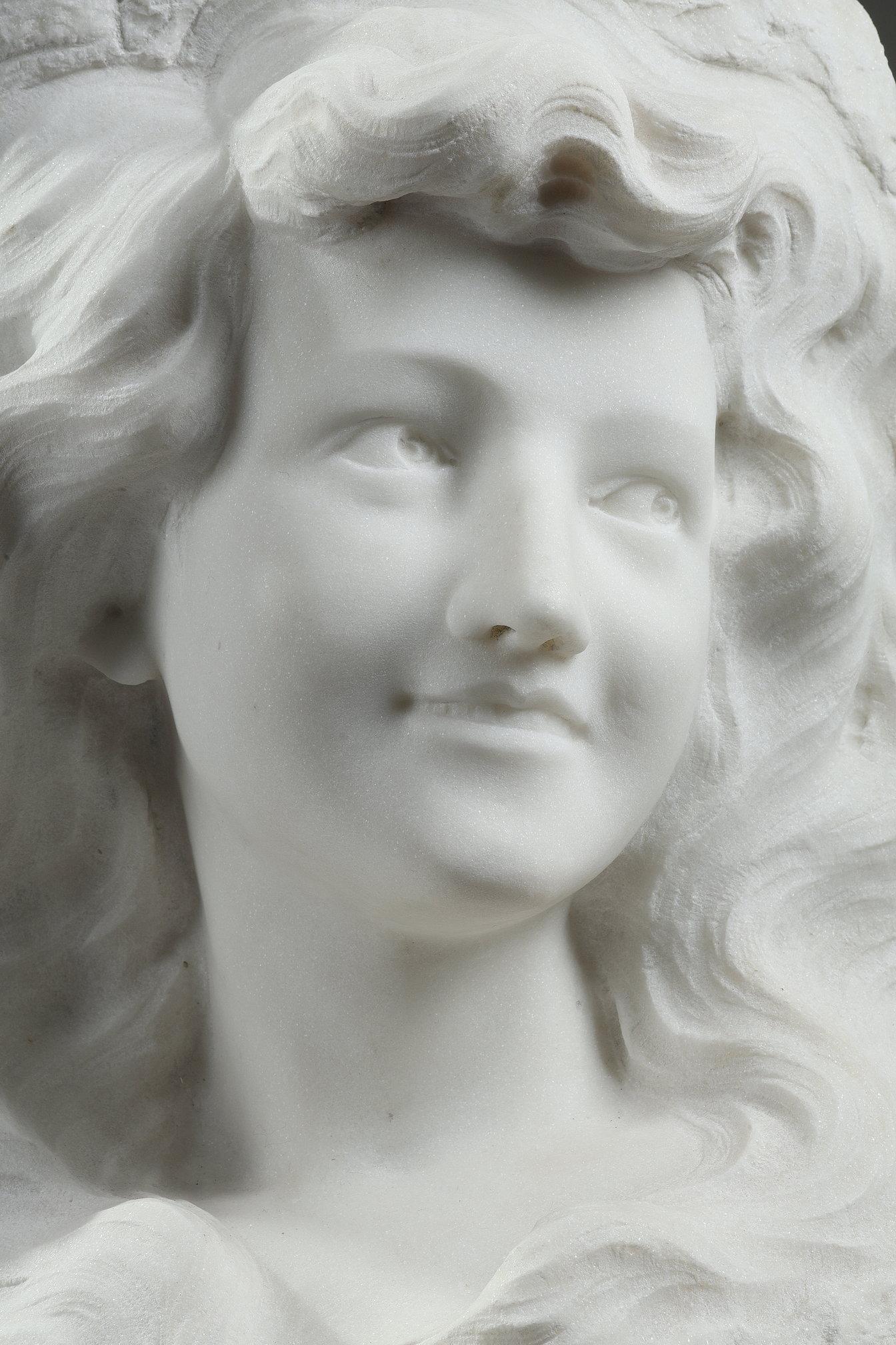 Bust of a young woman in Carrara marble, 19th century For Sale 4