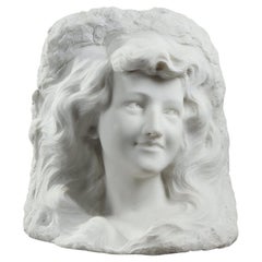 Antique Bust of a young woman in Carrara marble, 19th century