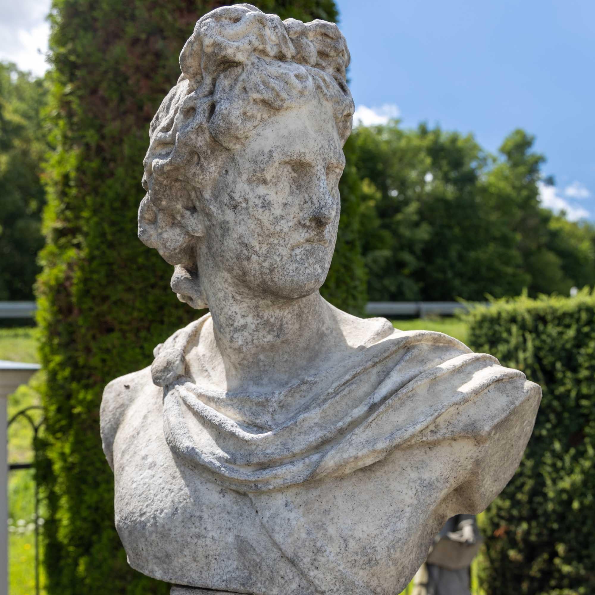 Bust of Apollo Belvedere in Granite, 19th Century In Good Condition For Sale In Greding, DE