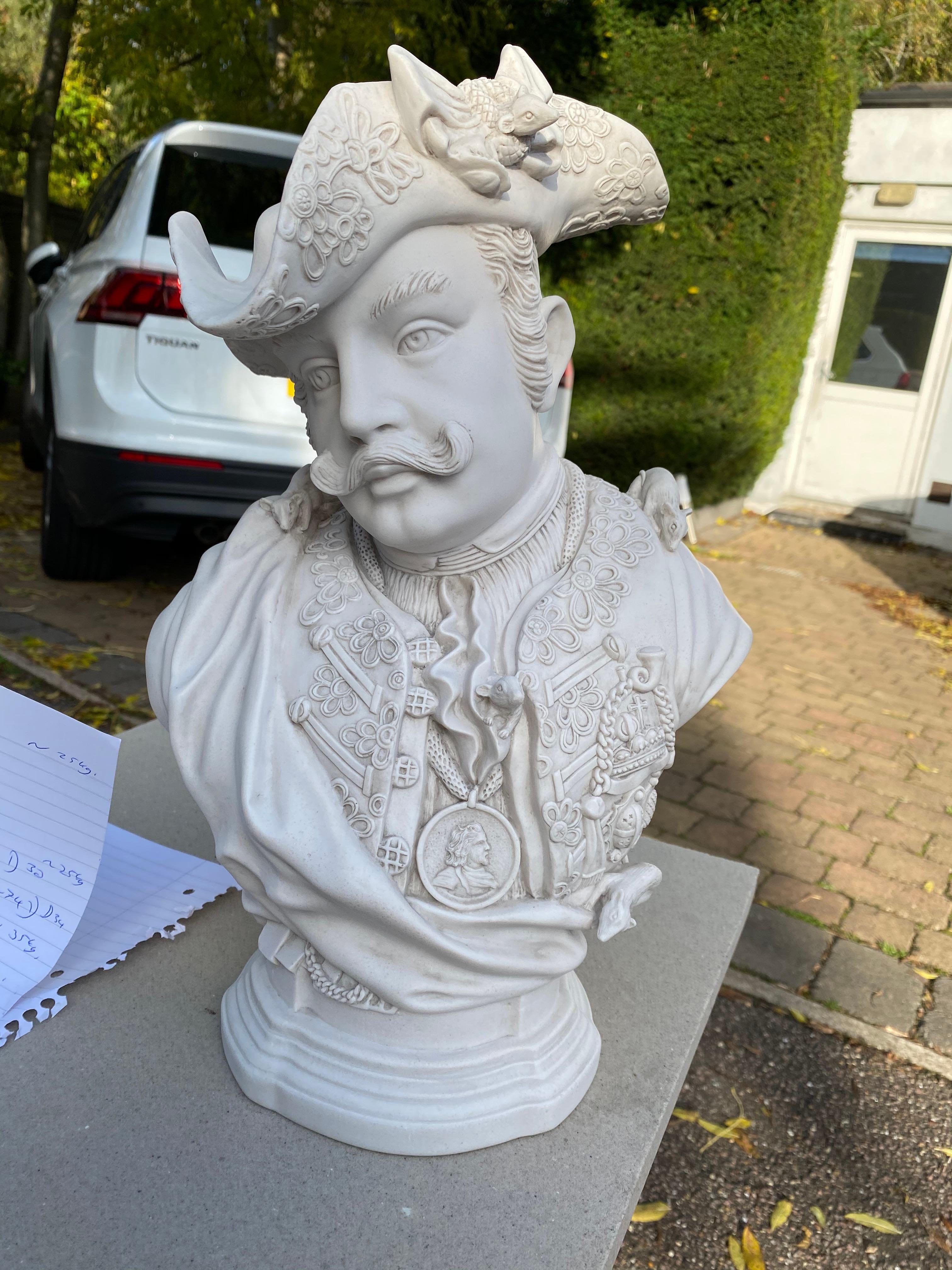 Marmo Busto del Barone Schmiedel - Scultura classica del XX secolo in vendita