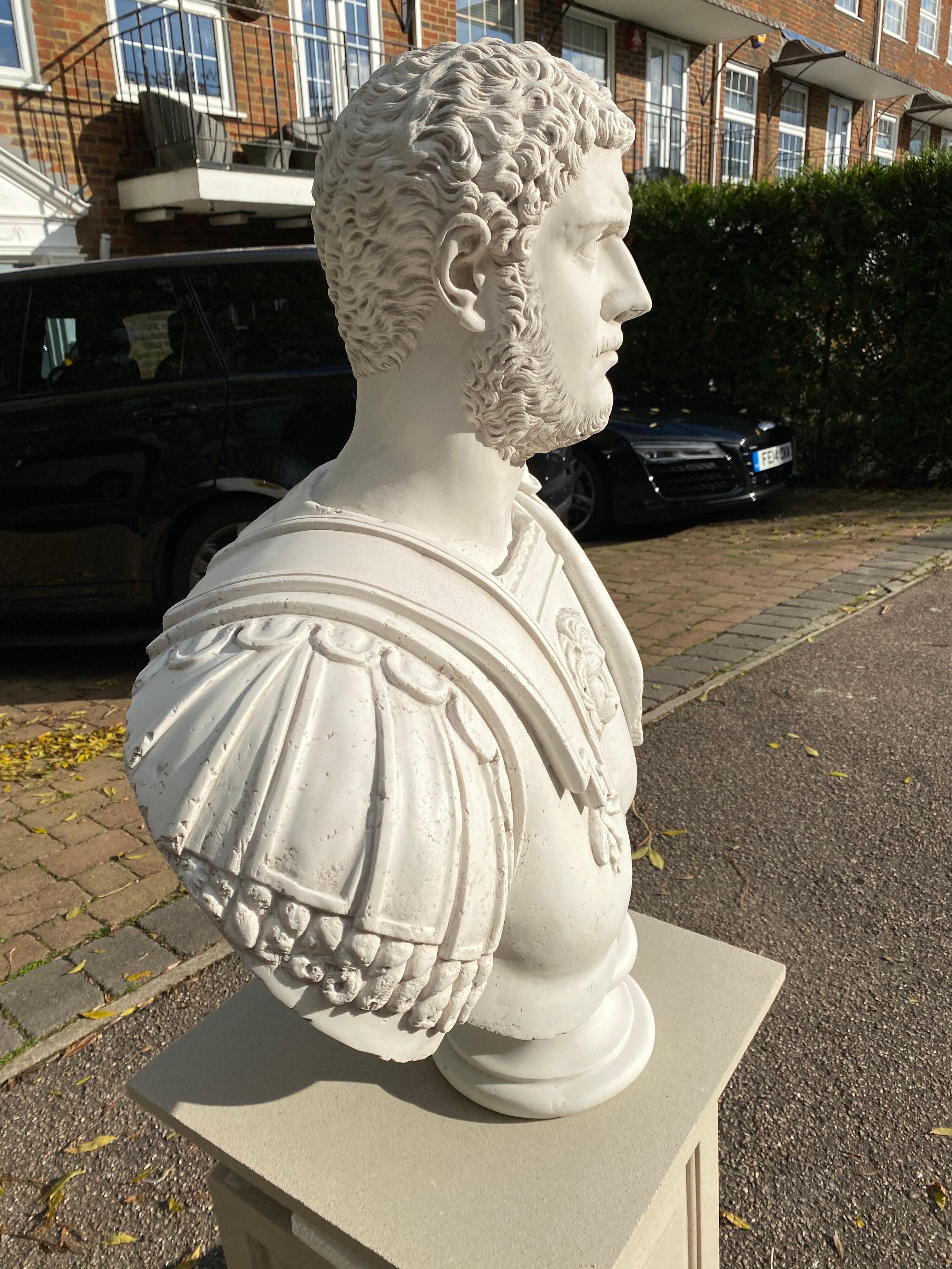 Bust of Caracalla – Skulptur eines römischen Kaisers des 20. Jahrhunderts (Marmor) im Angebot