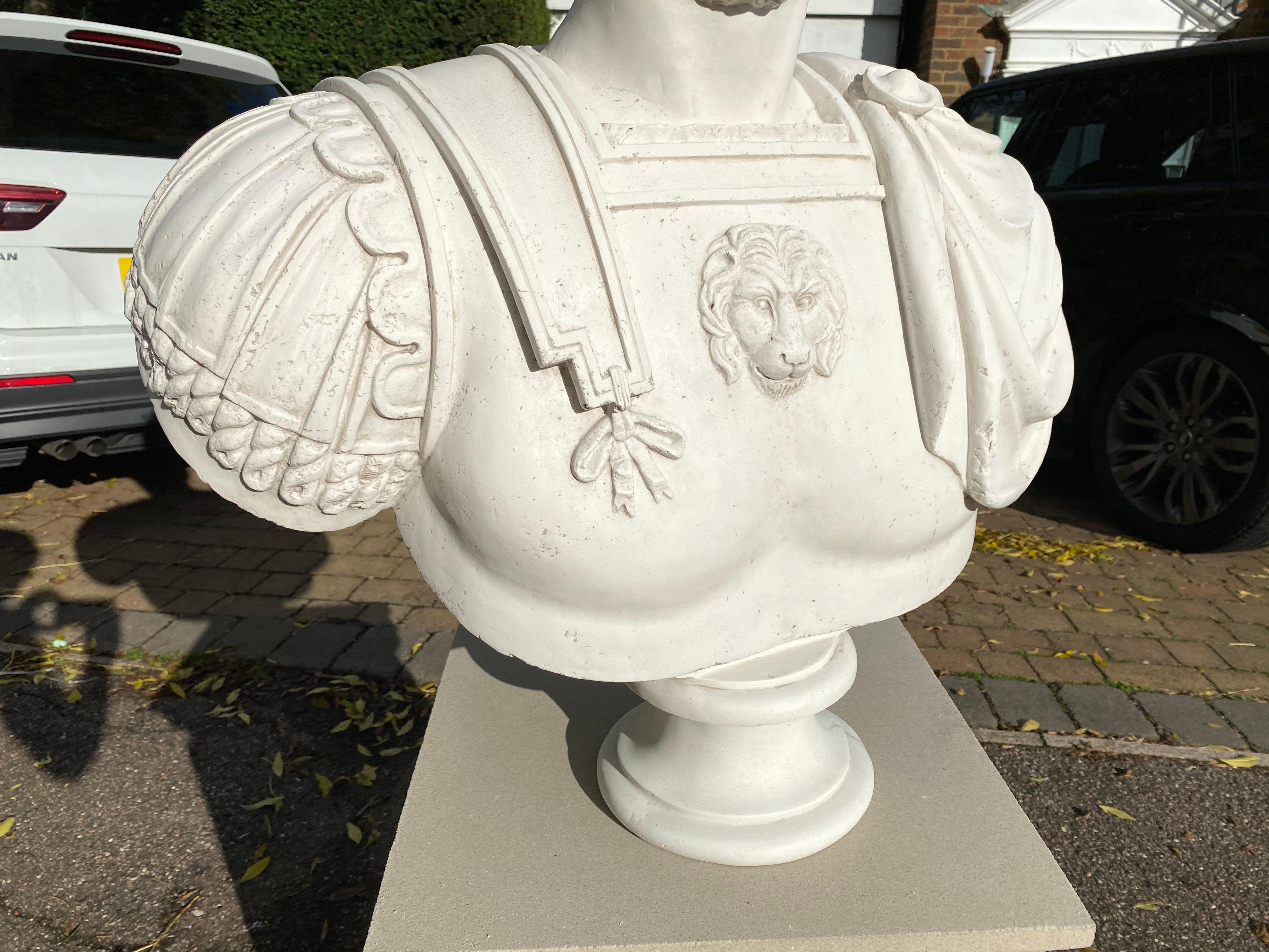 Bust of Caracalla – Skulptur eines römischen Kaisers des 20. Jahrhunderts im Angebot 1