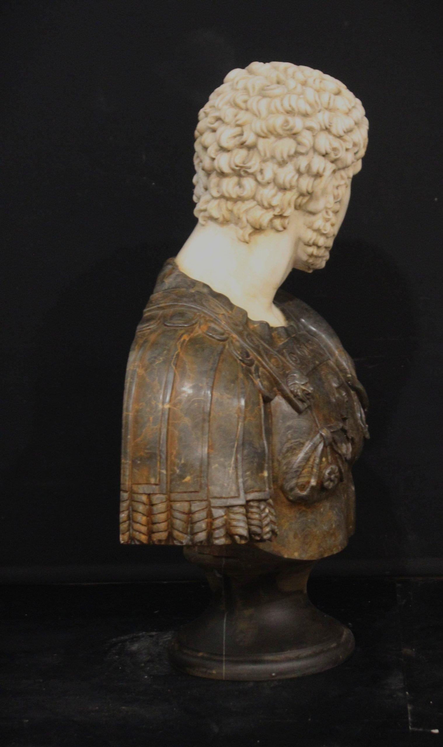 Busto di Caracalla in raro marmo africano. 
ULTERIORI FOTO, INFORMAZIONI SUL LOTTO E INFORMAZIONI SULLA SPEDIZIONE POSSONO ESSERE RICHIESTE INVIANDO UN'EMAIL

Spese di spedizione indicative in Italia: 200€ e in Europa: 340€. 

Busto di Caracalla.