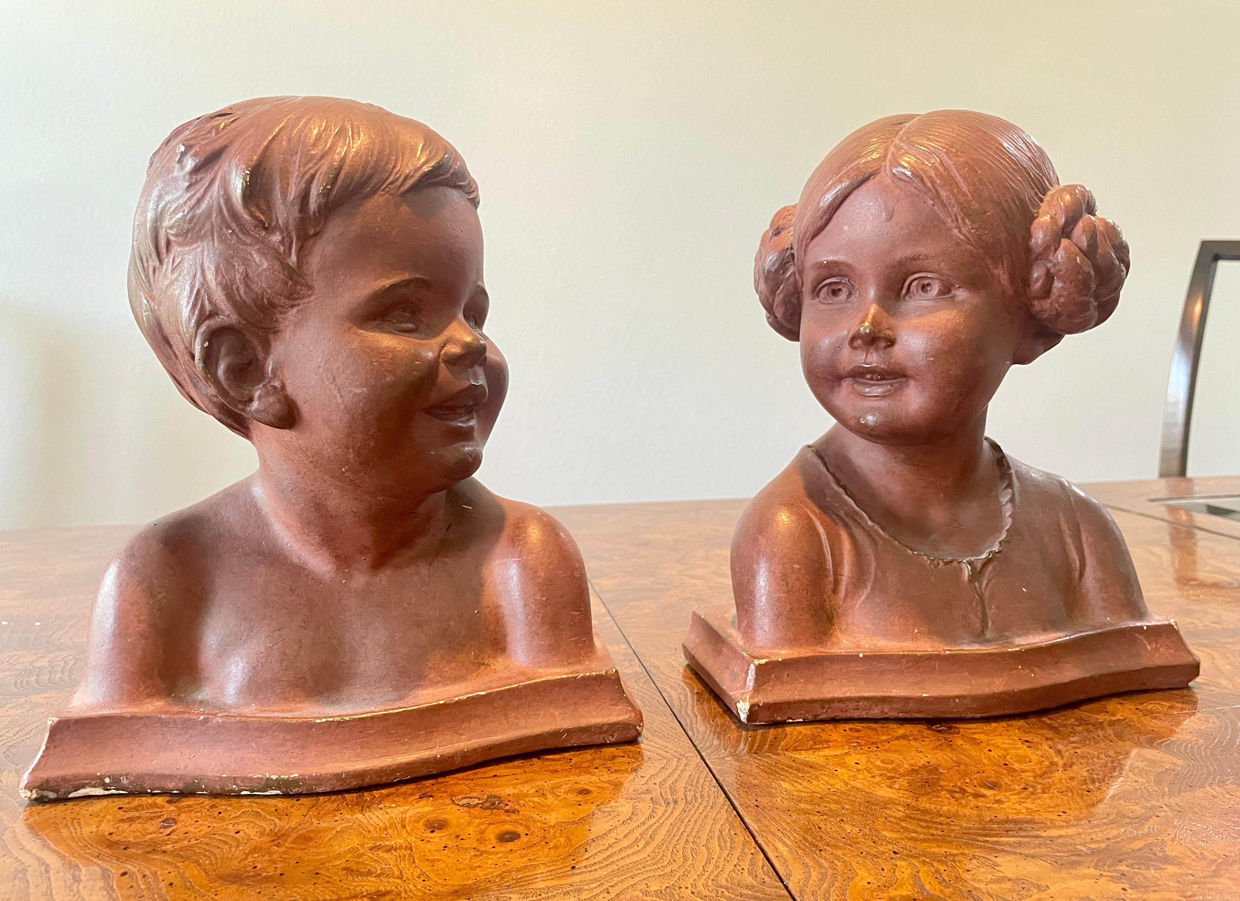 Busto di bambino - Una coppia di sculture in vendita 5