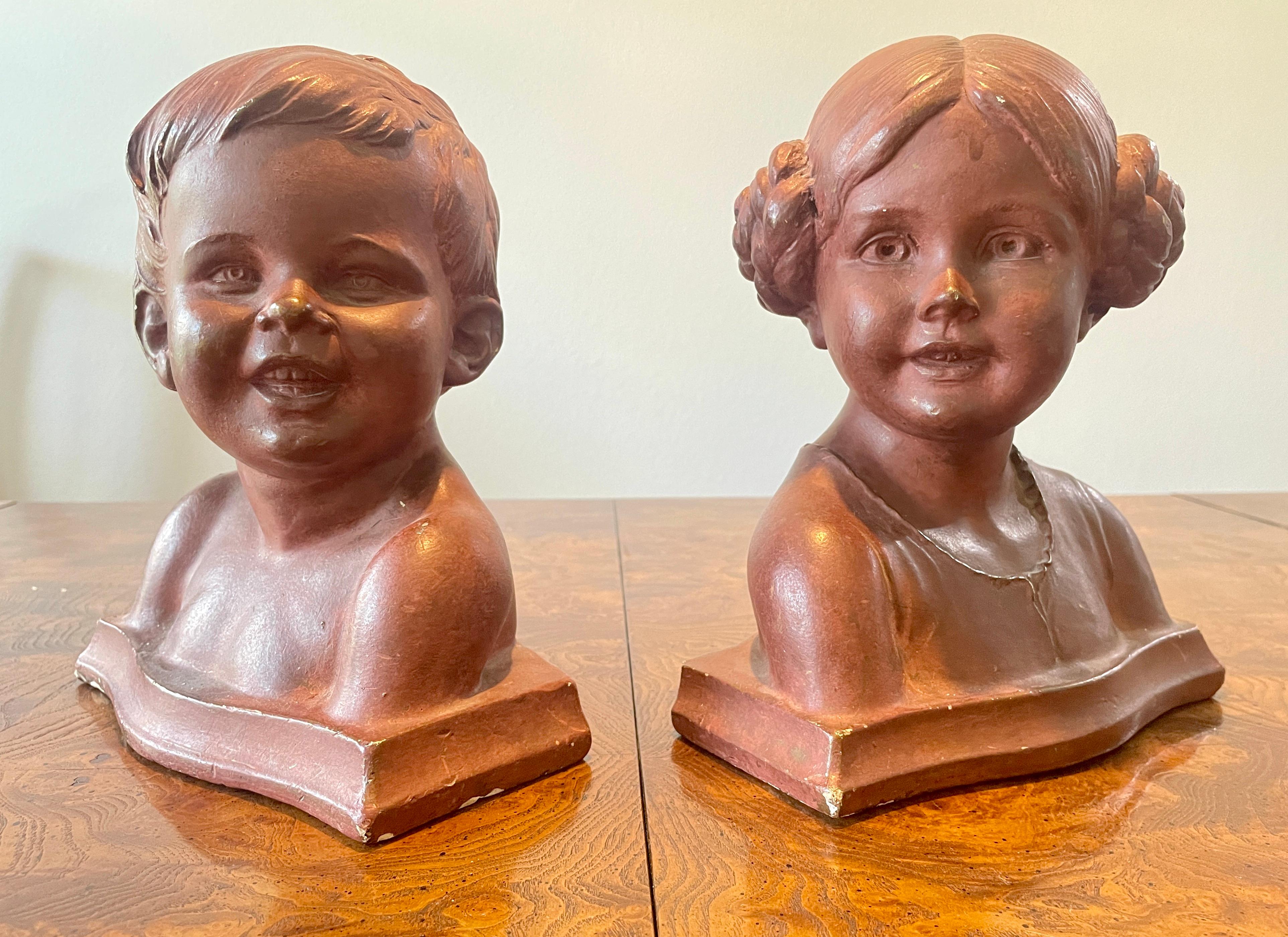 Busto di bambino - Una coppia di sculture in vendita 6