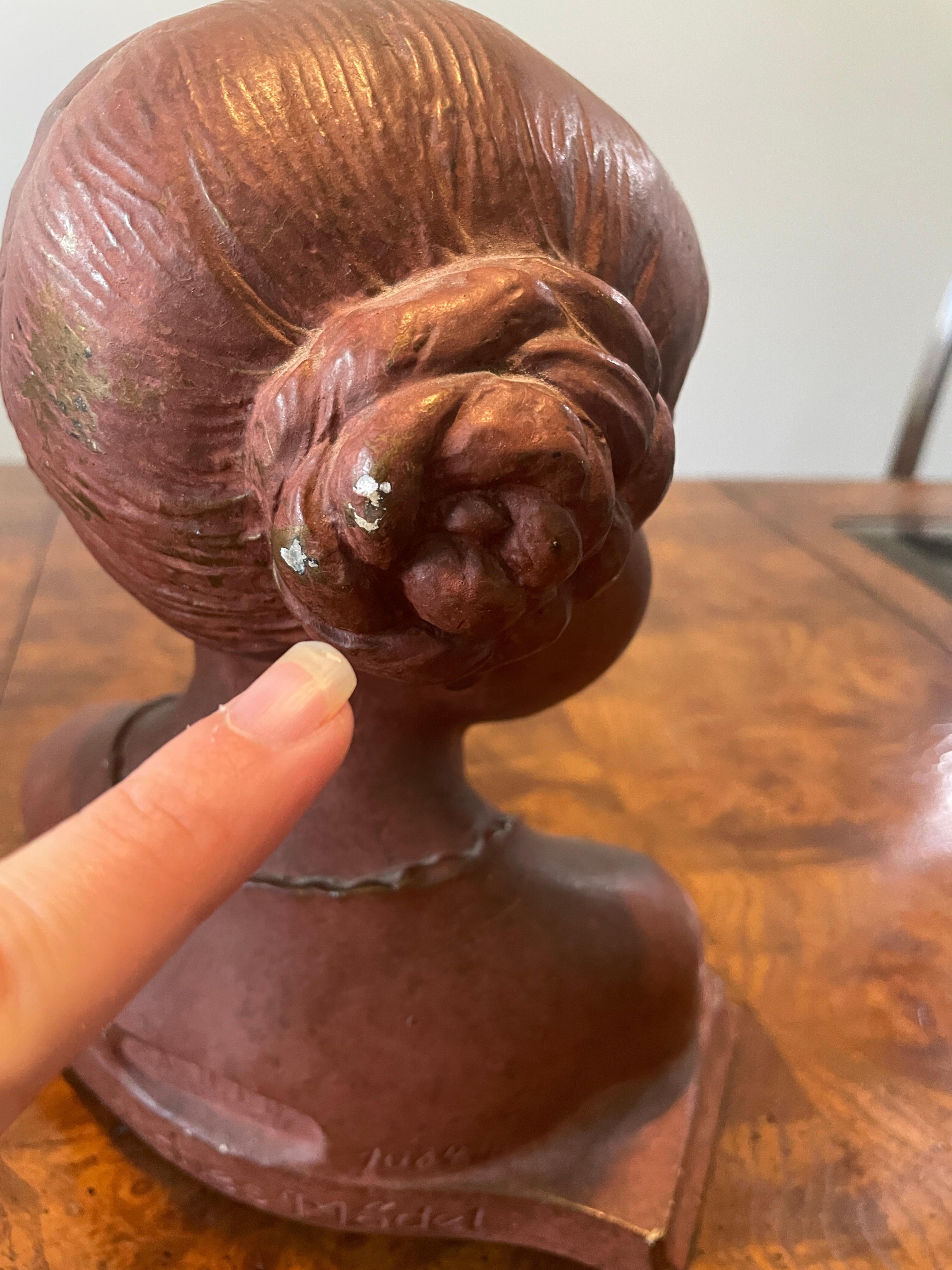Busto di bambino - Una coppia di sculture in vendita 8