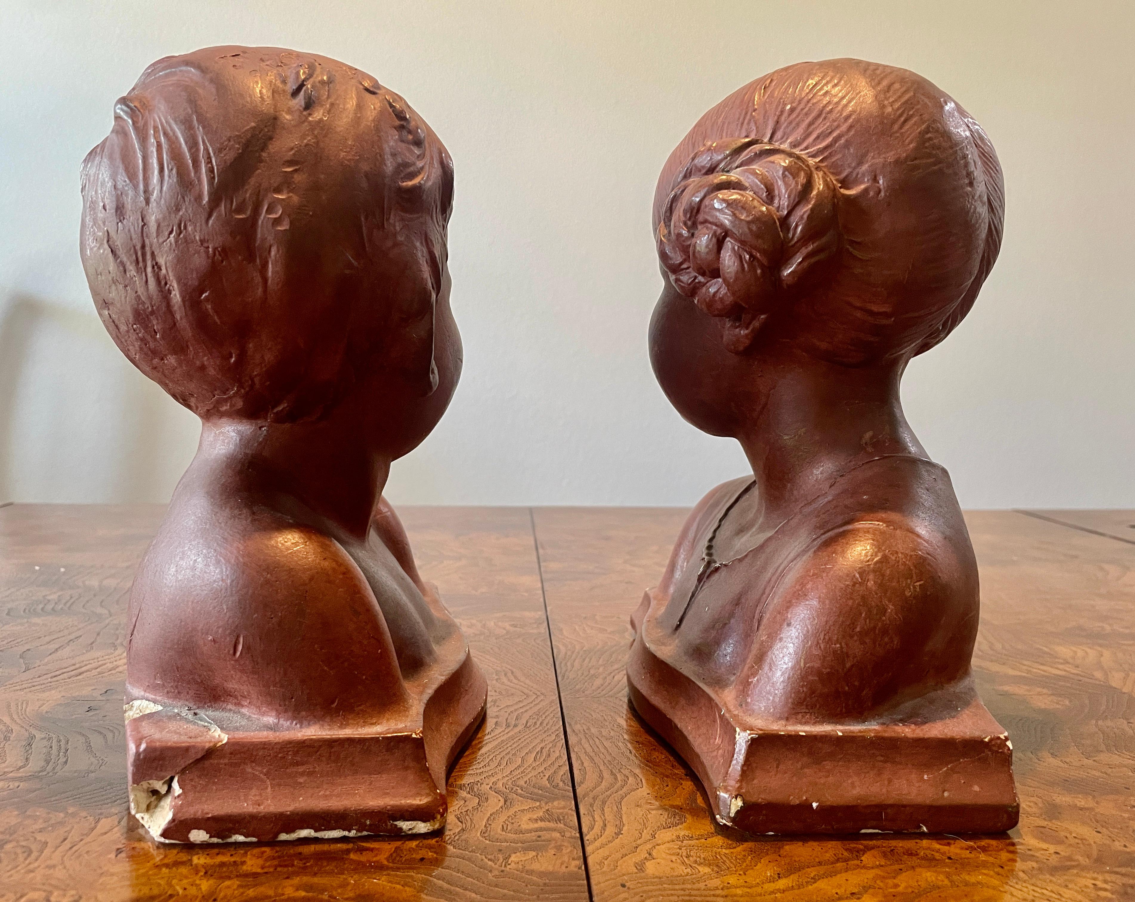 Neoclassico Busto di bambino - Una coppia di sculture in vendita