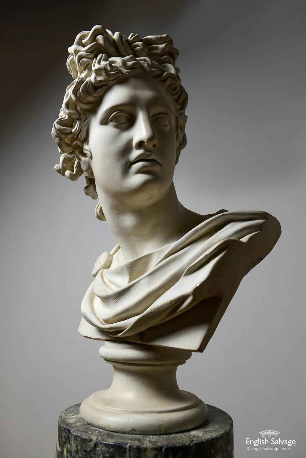 Bust of Classical Man on Scagliola Pillar, 20th Century For Sale 1