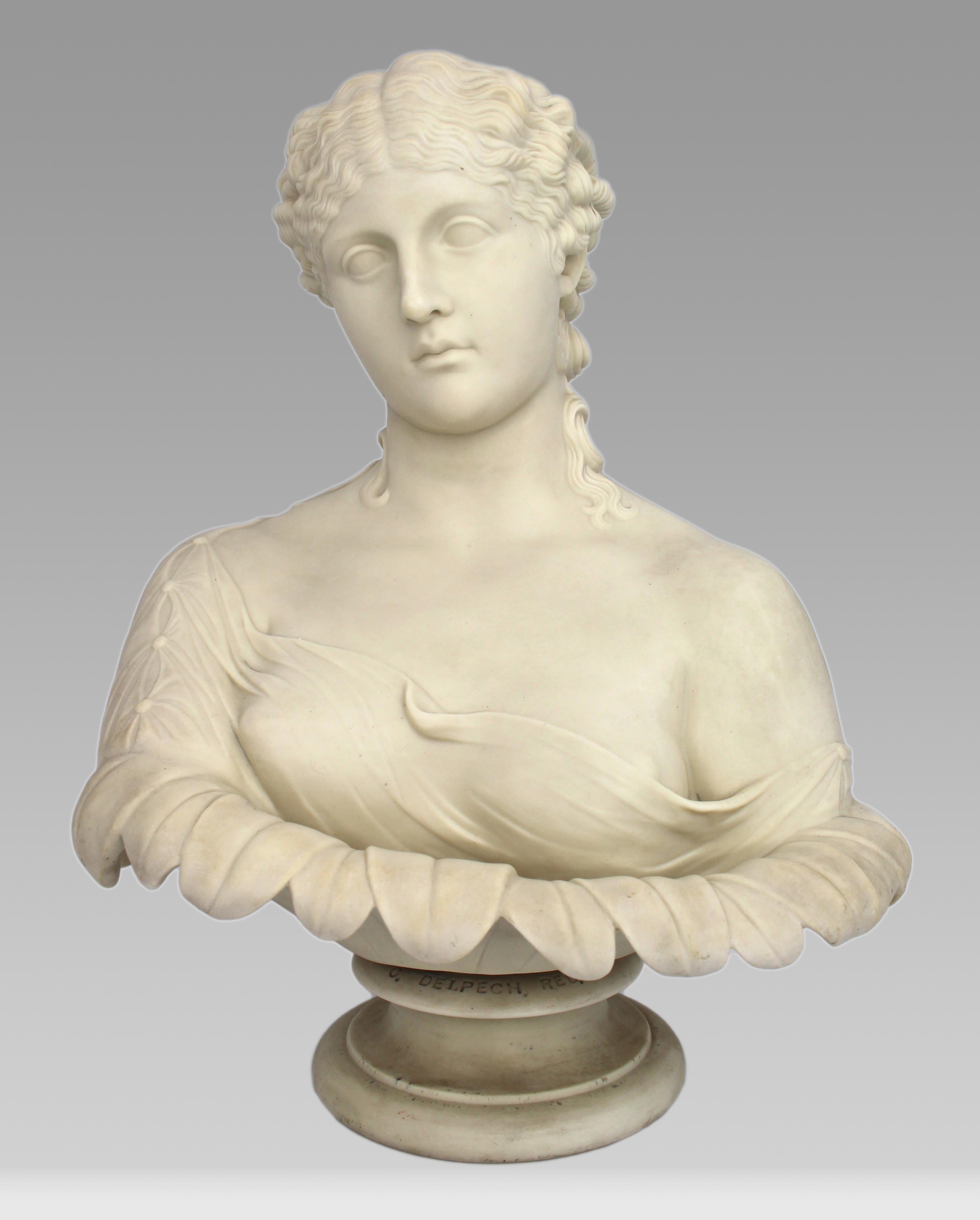 Raffinato e classicamente elegante busto di Charles Ware del XIX secolo, scolpito da Charles Delpech e prodotto da Copeland per la Art Union of London nel 1868.

Realizzata in pregiata porcellana parigina, quest'opera scultorea esemplifica il