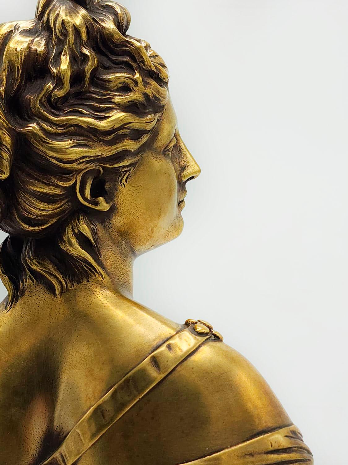 Néoclassique Buste de Diane chasseresse en bronze français Louis XVI 19e siècle - Artiste Houdon en vente