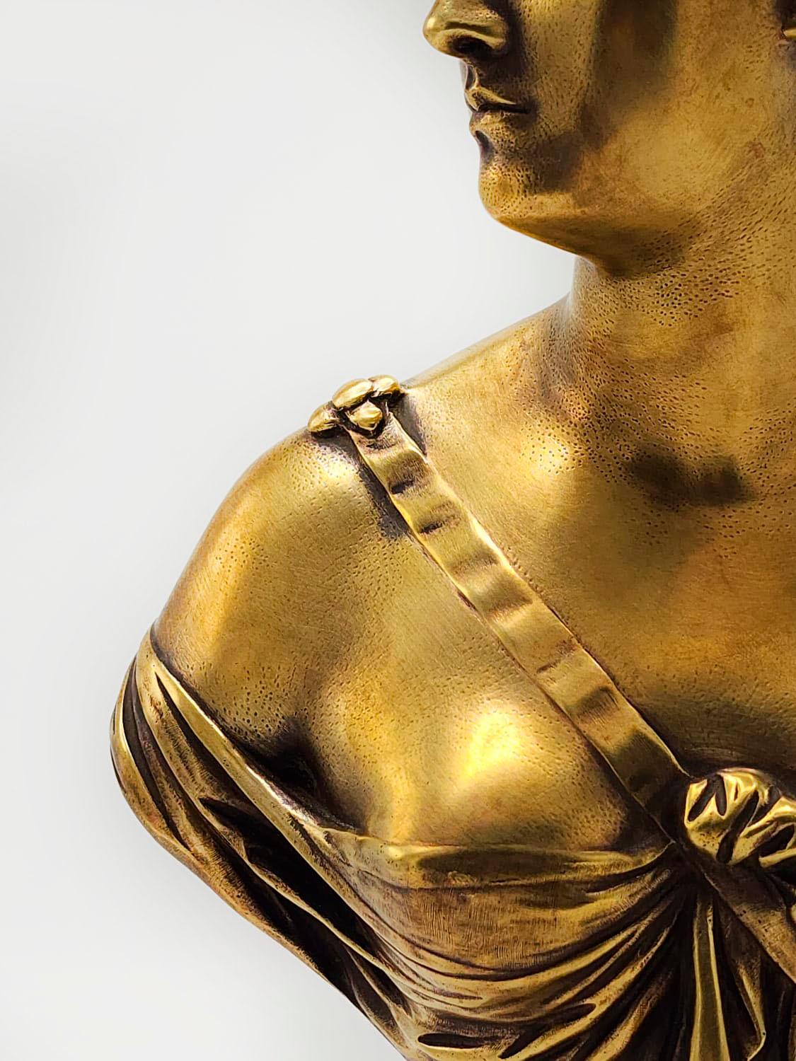 Fait main Buste de Diane chasseresse en bronze français Louis XVI 19e siècle - Artiste Houdon en vente