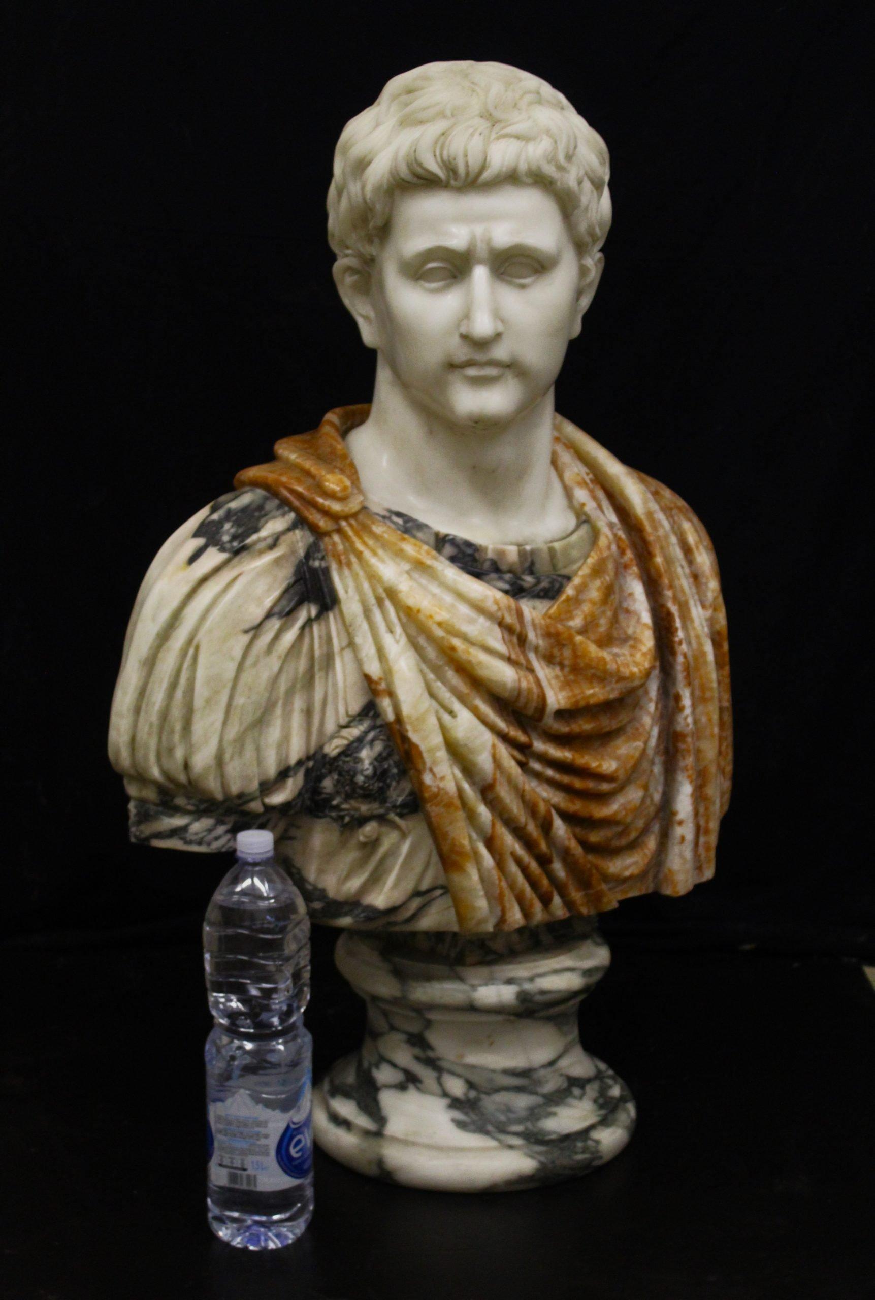Inconnu Buste d'empereur en marbre polychrome, buste en marbre, sculpture en marbre, onyx en vente