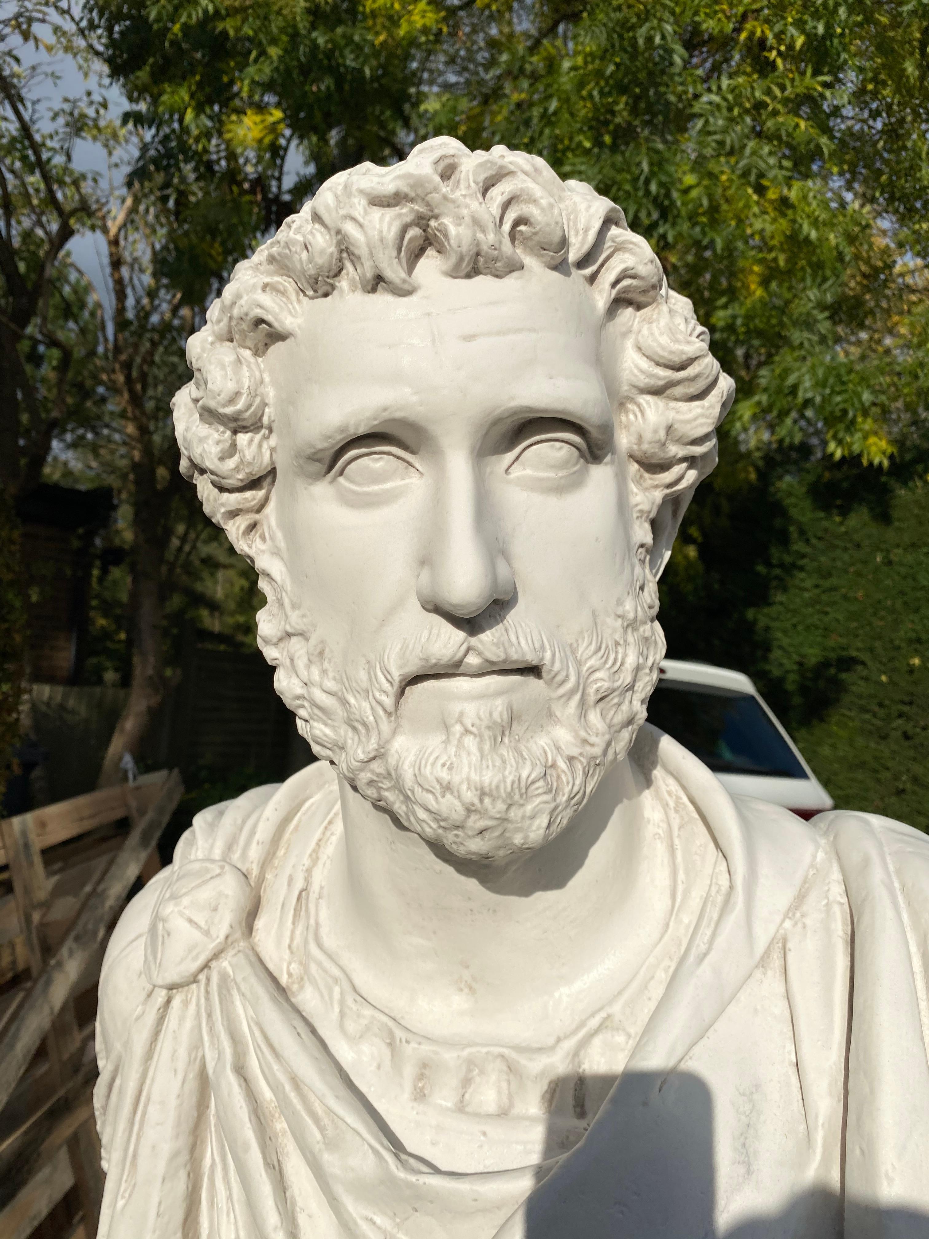 Bust of Hadrian – Skulptur eines römischen Kaisers aus dem 20. Jahrhundert (Marmor) im Angebot