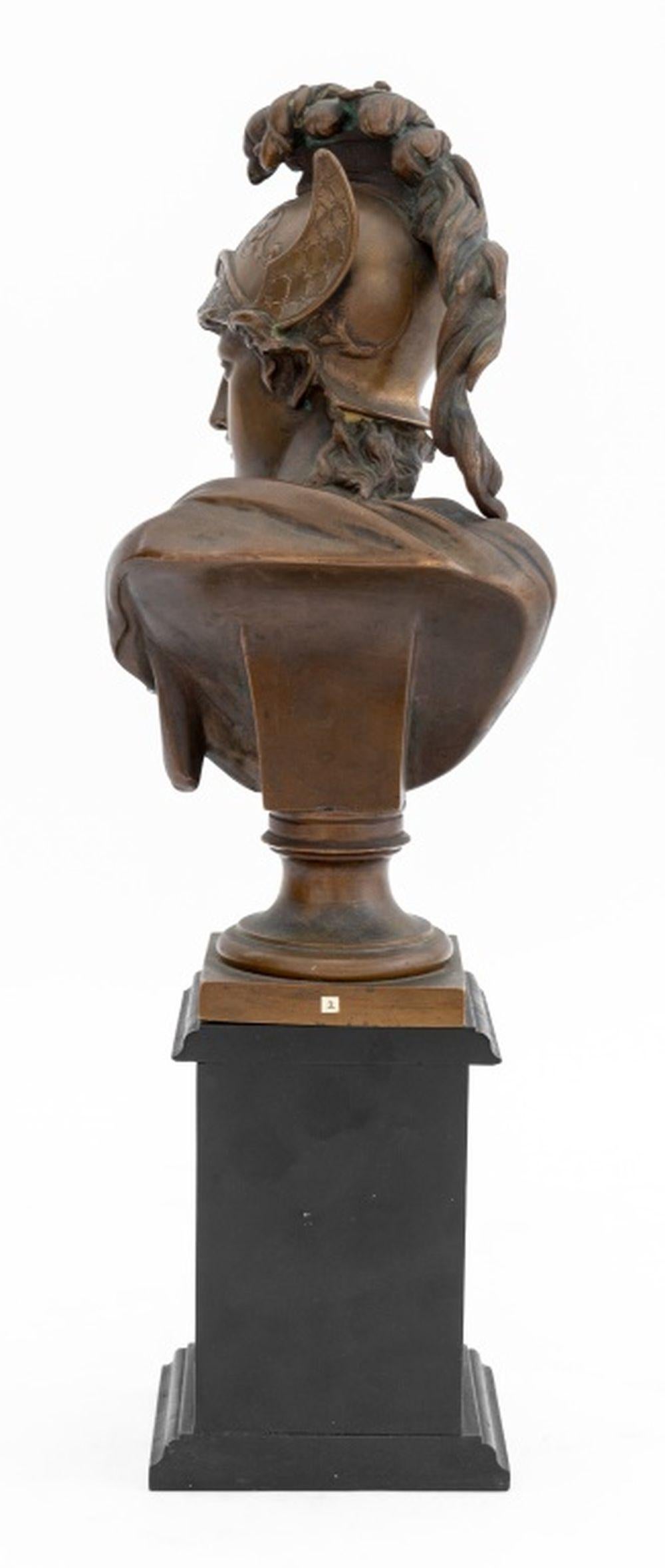 Patinato Busto di Ettore il Troiano Scultura in bronzo in vendita