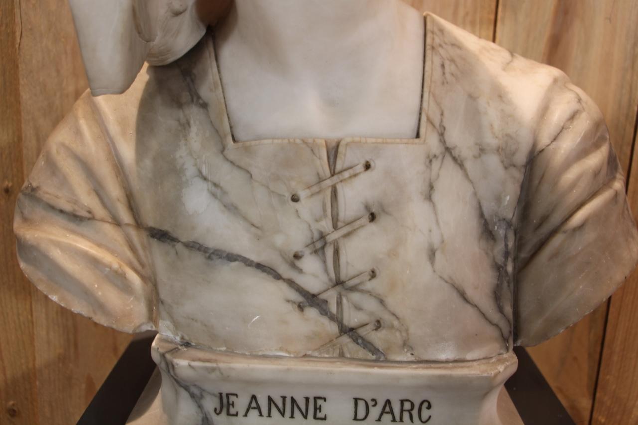 Napoleon III Bust Of Joan Of Arc In Marble And Alabaster, 19th Century, Giuseppe Bessi For Sale