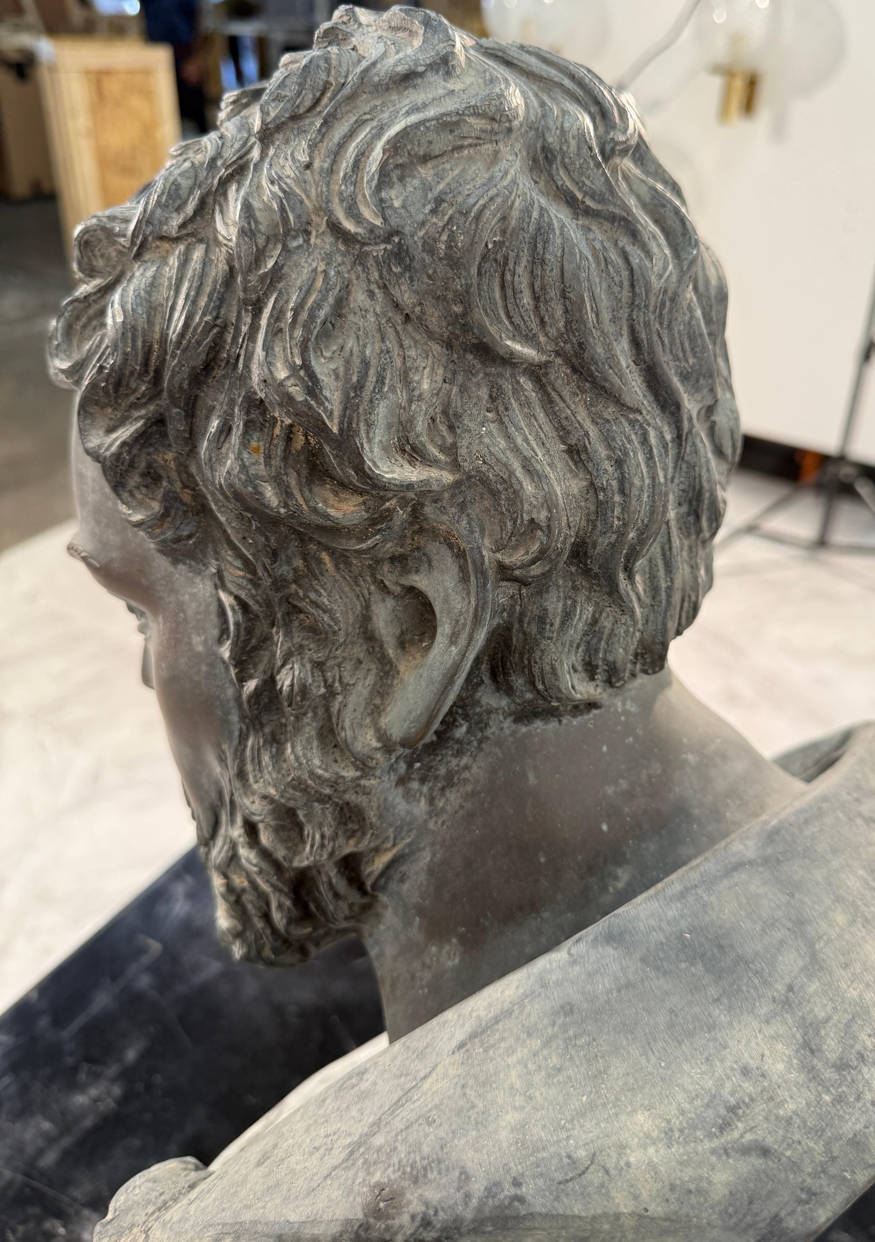 Buste de Marcus Aurelius Severus Antoninus Augustus, bronze et métal en vente 3