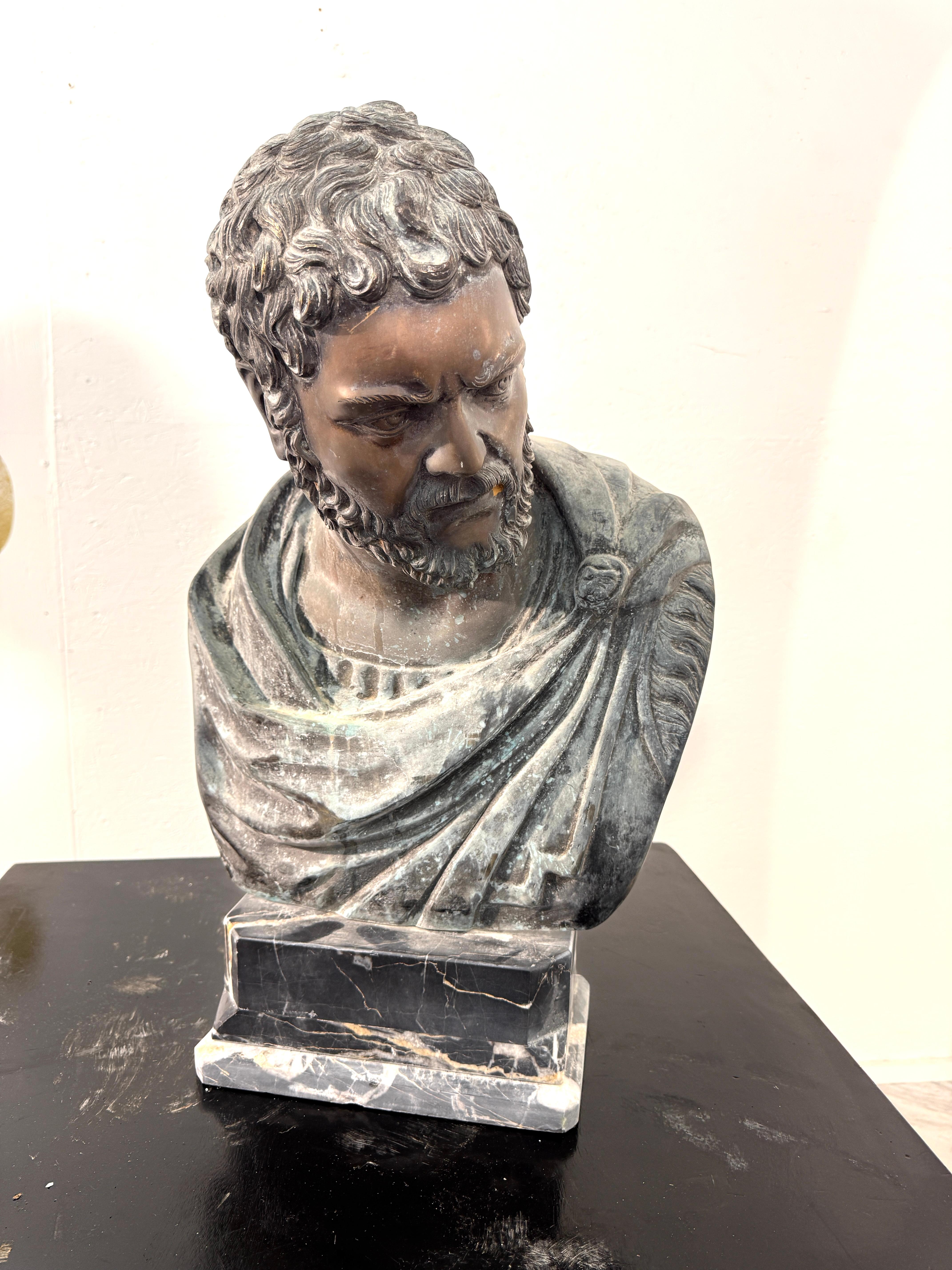 Buste de Marcus Aurelius Severus Antoninus Augustus, bronze et métal Bon état - En vente à Los Angeles, CA