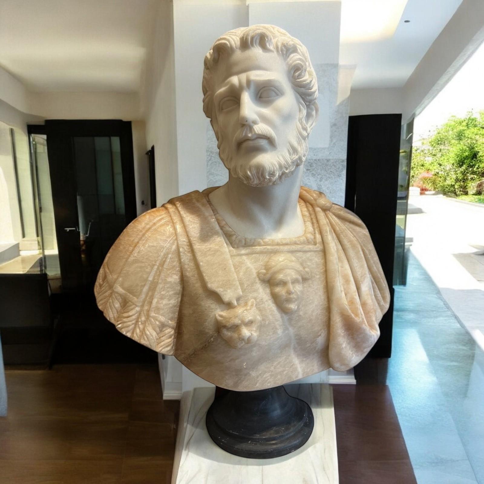 Romano classico Busto di Marco Aurelio in marmo in marmo e onice, XX secolo in vendita