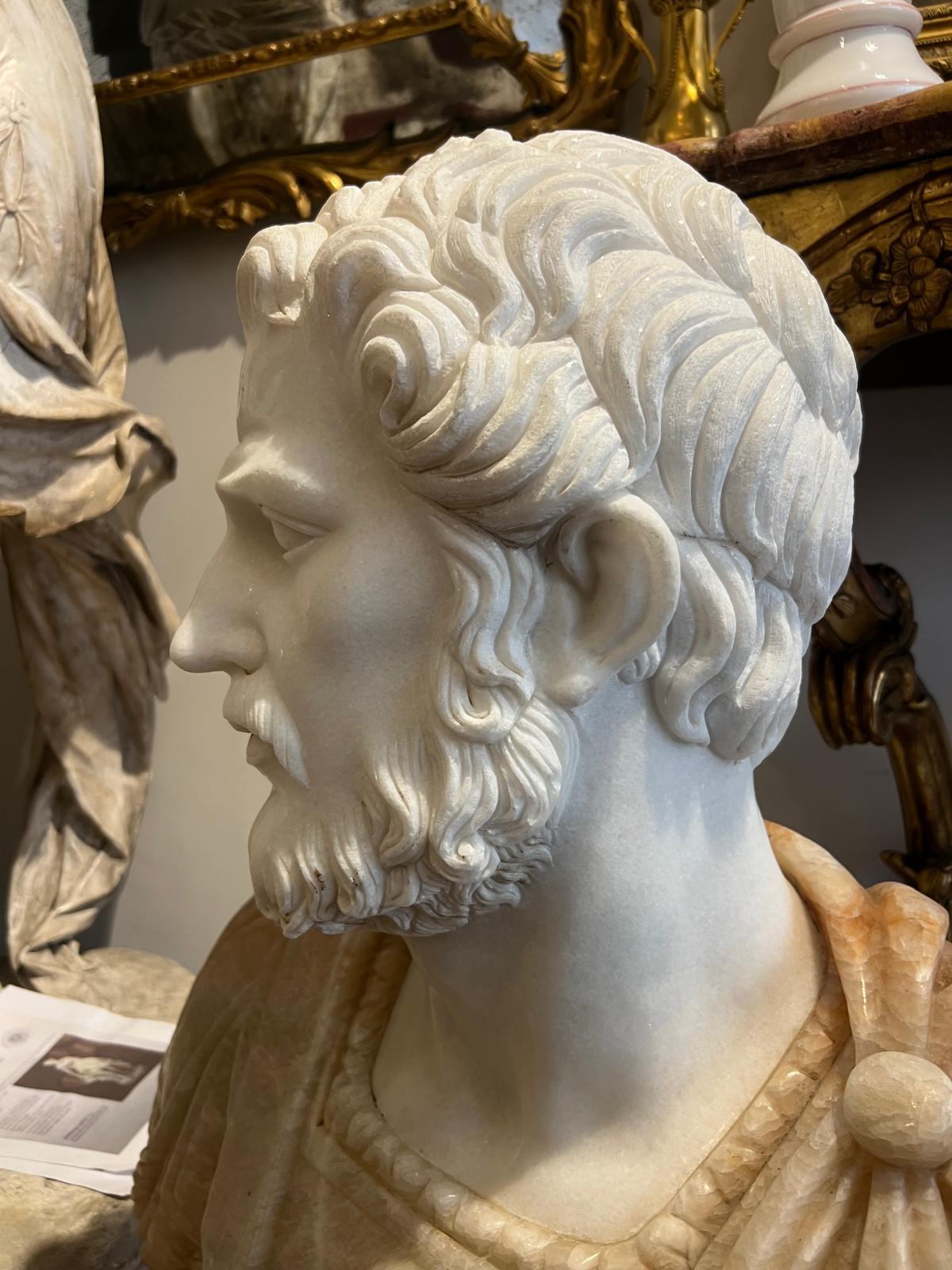 Francese Busto di Marco Aurelio in marmo in marmo e onice, XX secolo in vendita