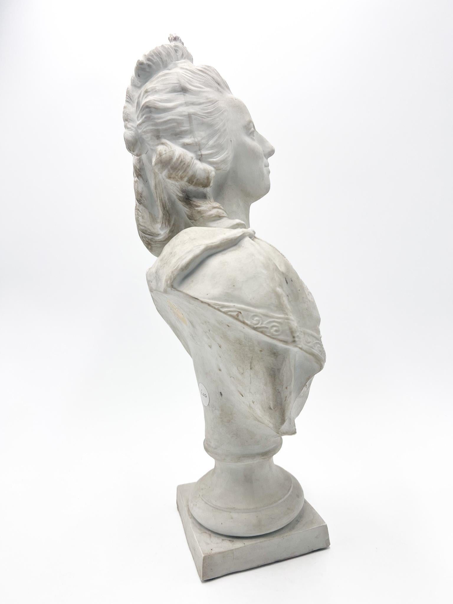 Bust of Marie Antoinette in Sevres Ceramic from the 1940s 4