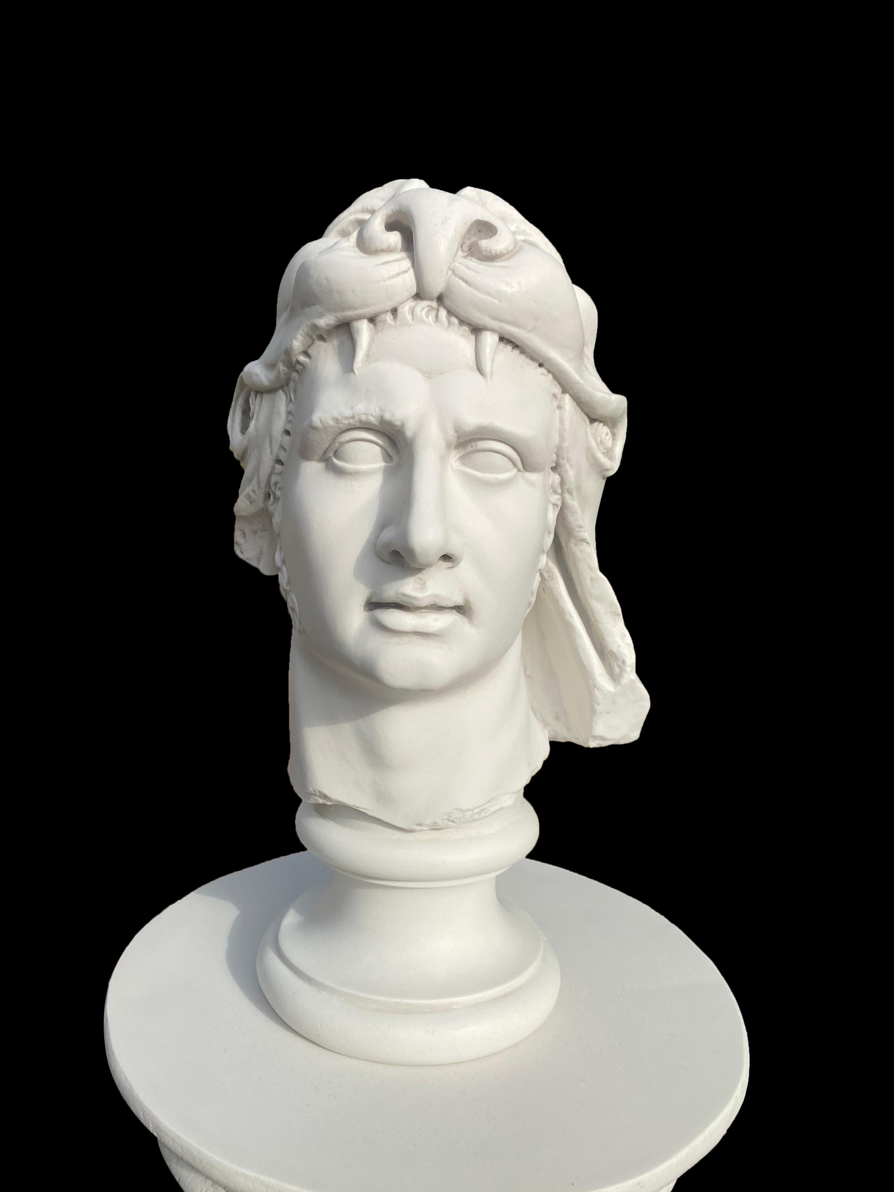 Marmo Busto di Mitridate - Scultura classica del XX secolo in vendita