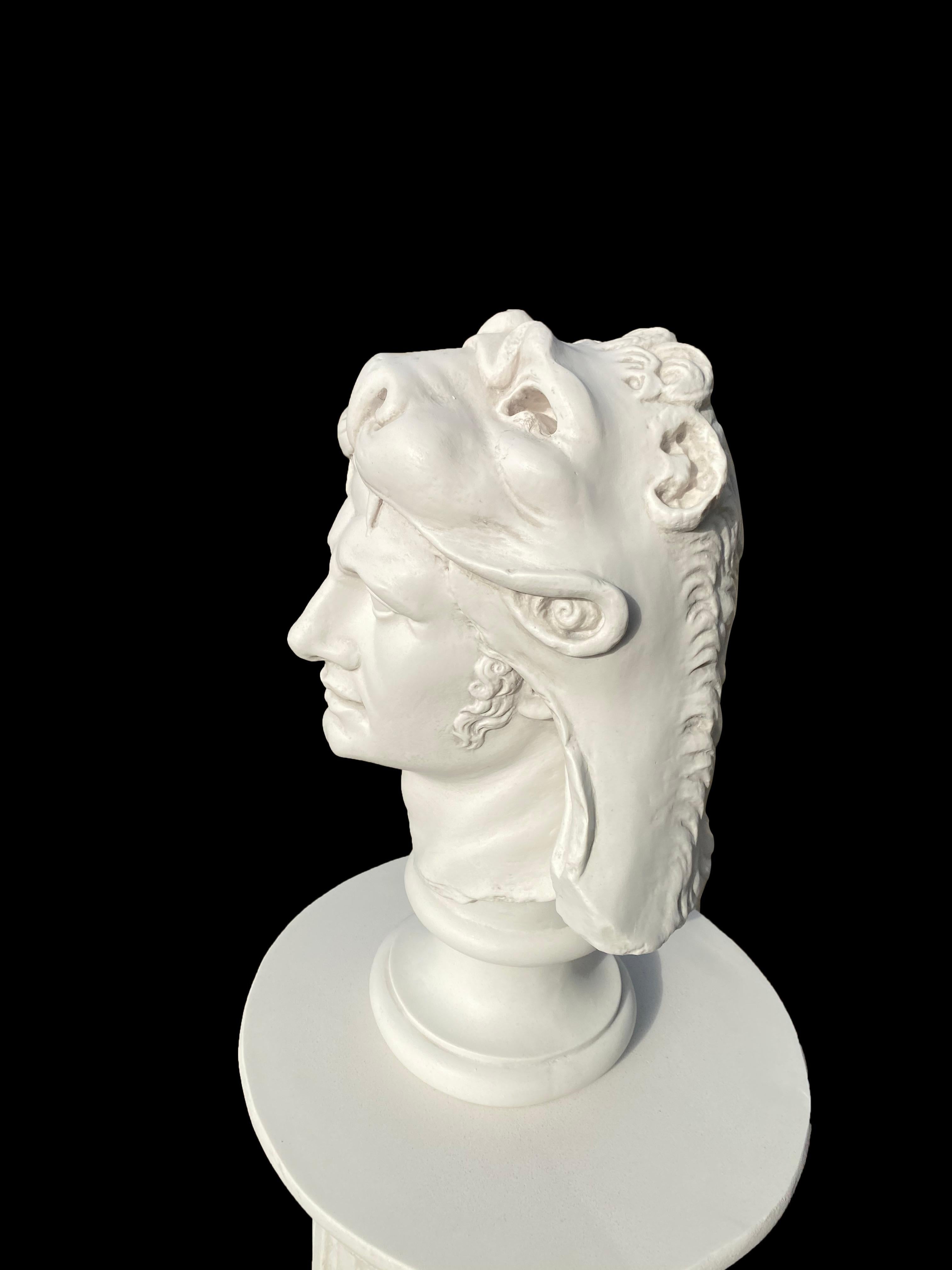 Busto di Mitridate - Scultura classica del XX secolo in vendita 2