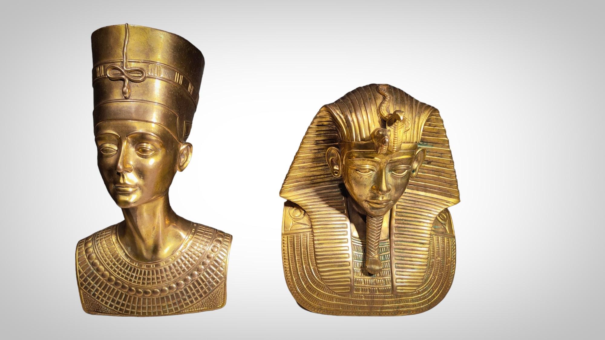 Bust of Nefertiti aus Bronze, Mitte des Jahrhunderts im Zustand „Gut“ im Angebot in Madrid, ES