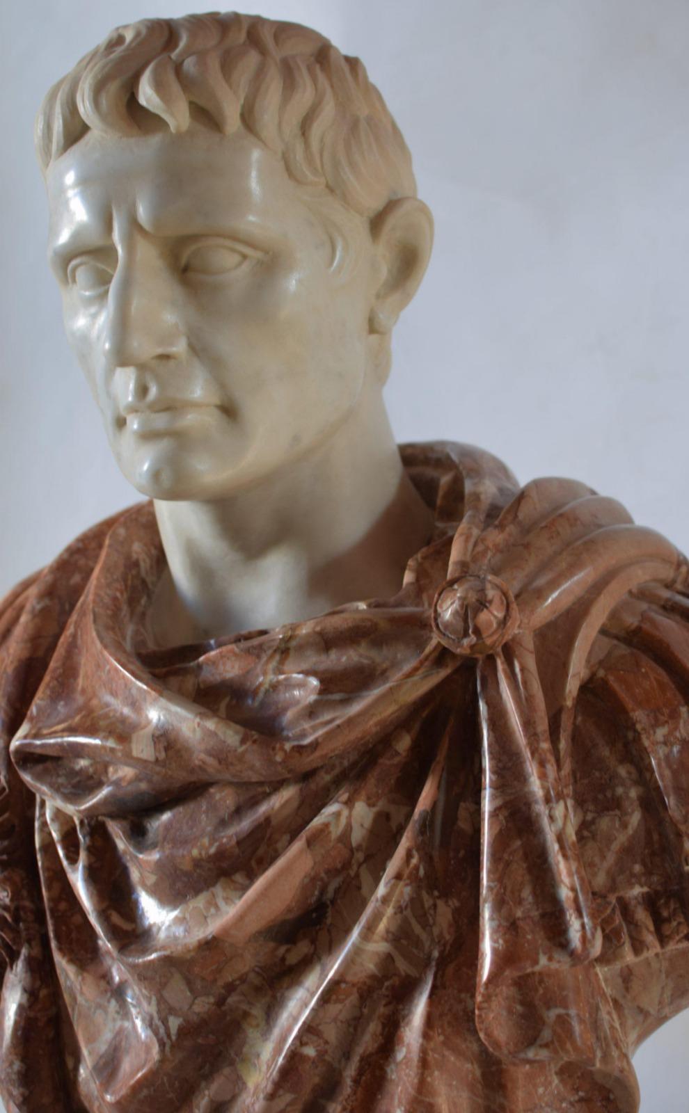 Bust of Octavian Augustus in Breccia Pernice and white Carrara Marble 
placed on a turned base in white Carrara marble 
height 73 cm base included, 
weight 80 kg 
Italy
73x55x28cm
Good condition - used with small signs of aging and blemishes
