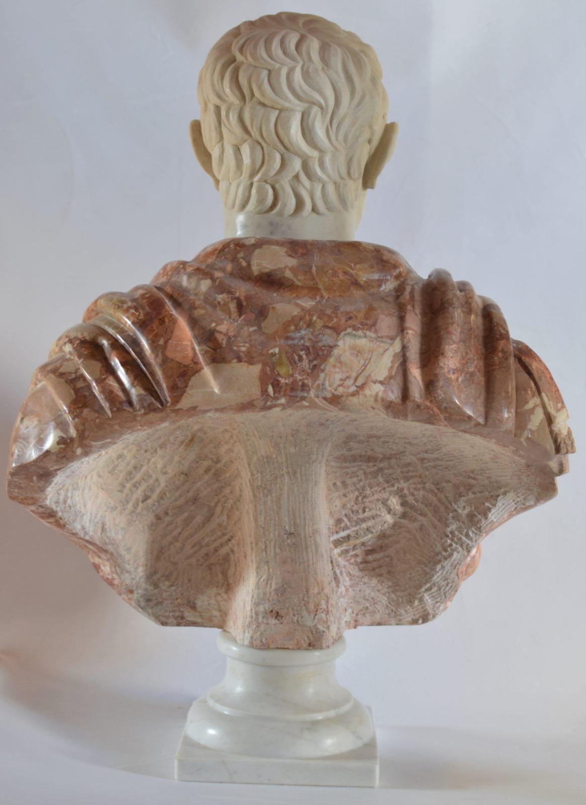 italien Buste d'Apollon Augustus à Breccia, Pernice et Carrare blanche  Fin du 20e siècle en vente