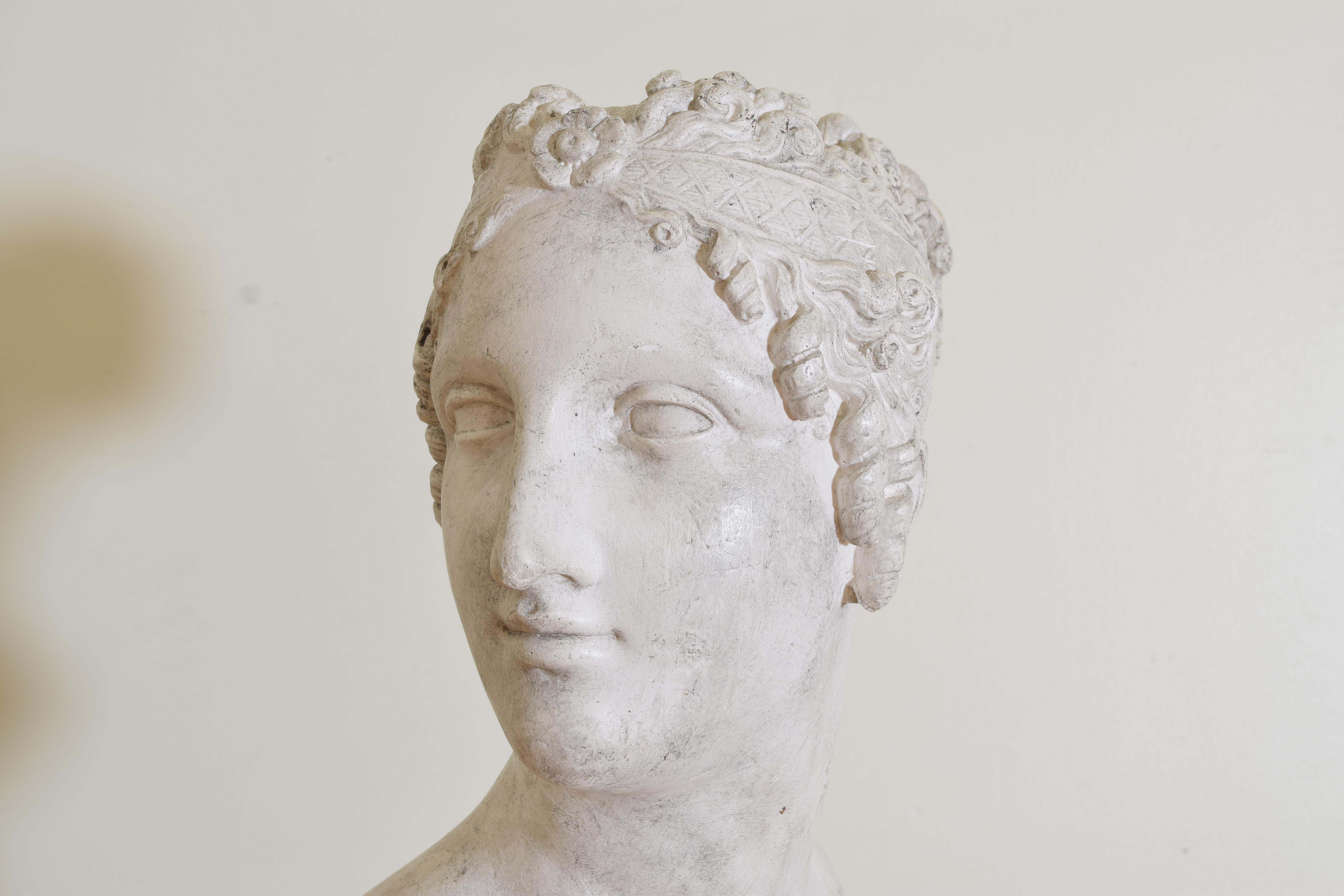 Plaster Bust of Paolina Borghese Bonaparte In Good Condition For Sale In Atlanta, GA