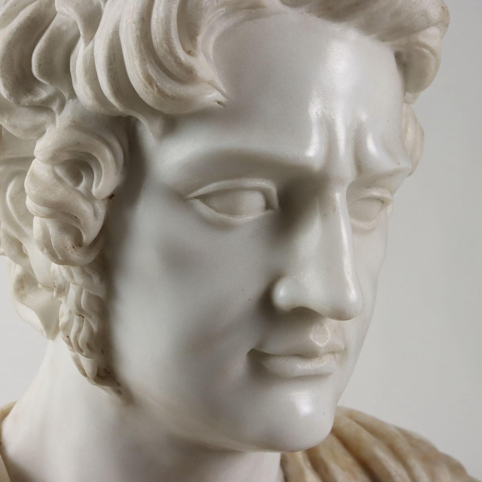 Italian Bust of Roman Emperor in White Marble and Flowered Alabaster For Sale
