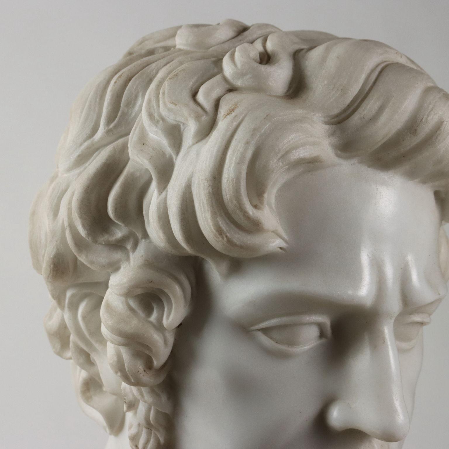Bust of Roman Emperor in White Marble and Flowered Alabaster In Good Condition For Sale In Milano, IT