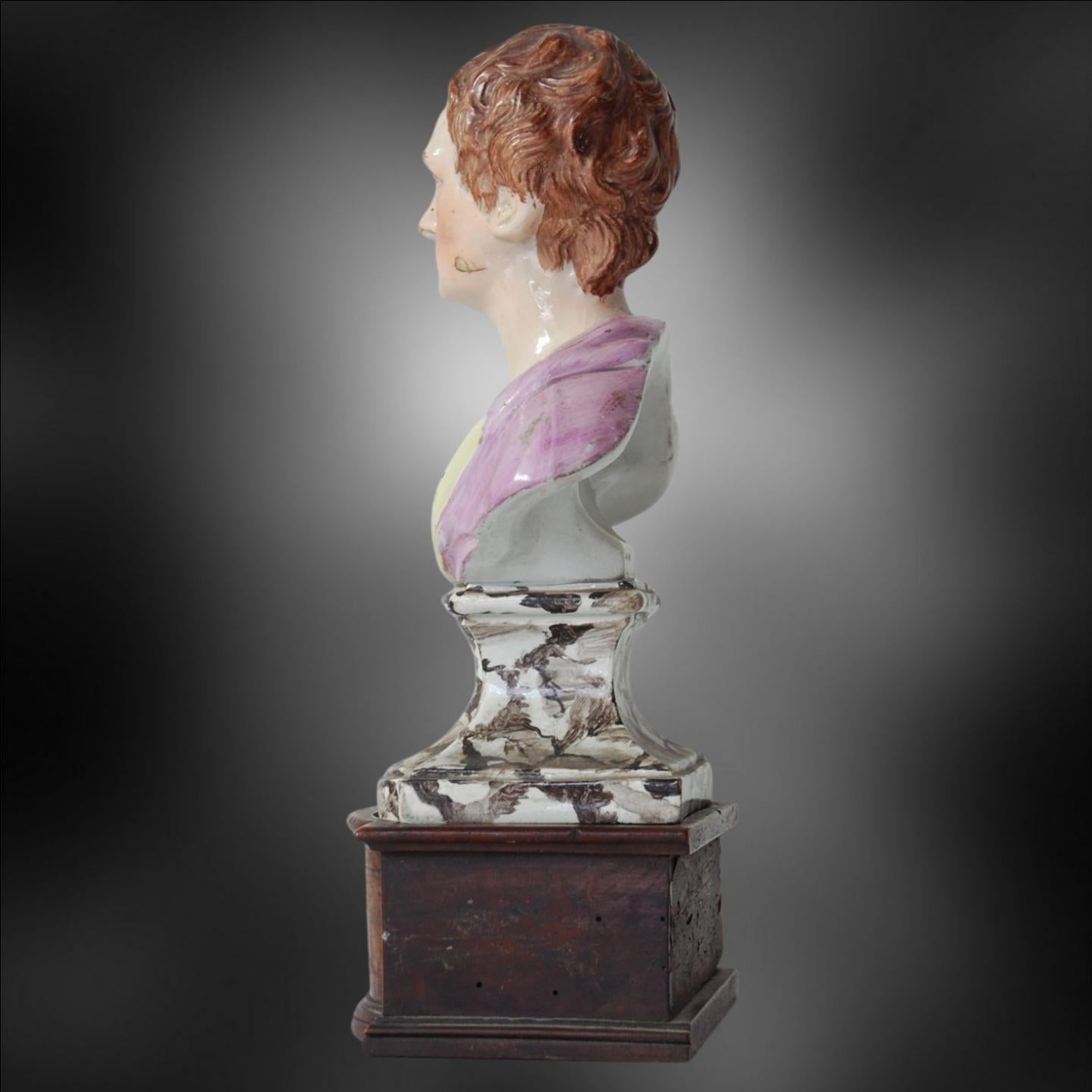 English Bust of Sir Isaac Newton, Pearlware, Ralph & Enoch Wood, circa 1790 For Sale