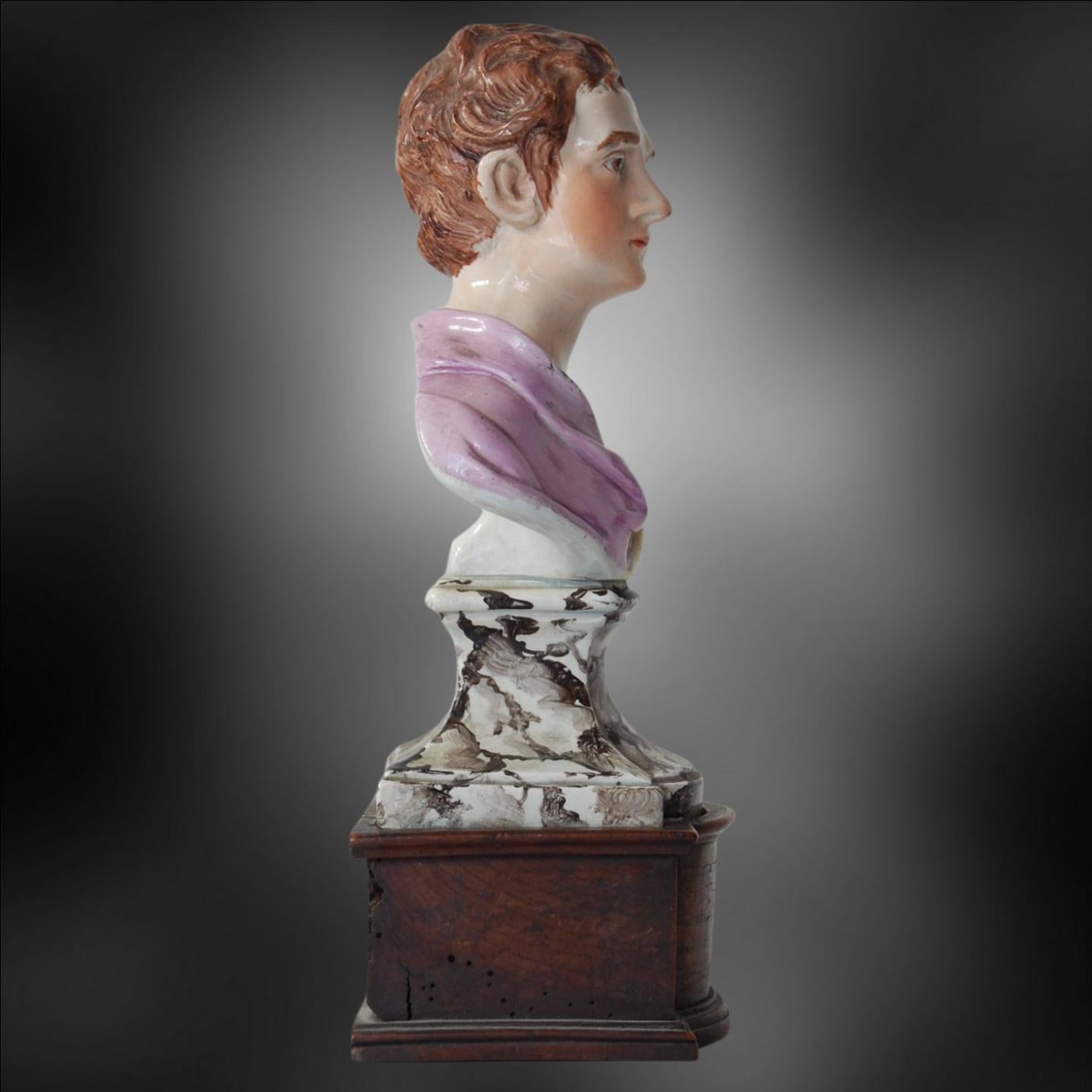 Bust of Sir Isaac Newton, Pearlware, Ralph & Enoch Wood, circa 1790 In Good Condition For Sale In Melbourne, Victoria