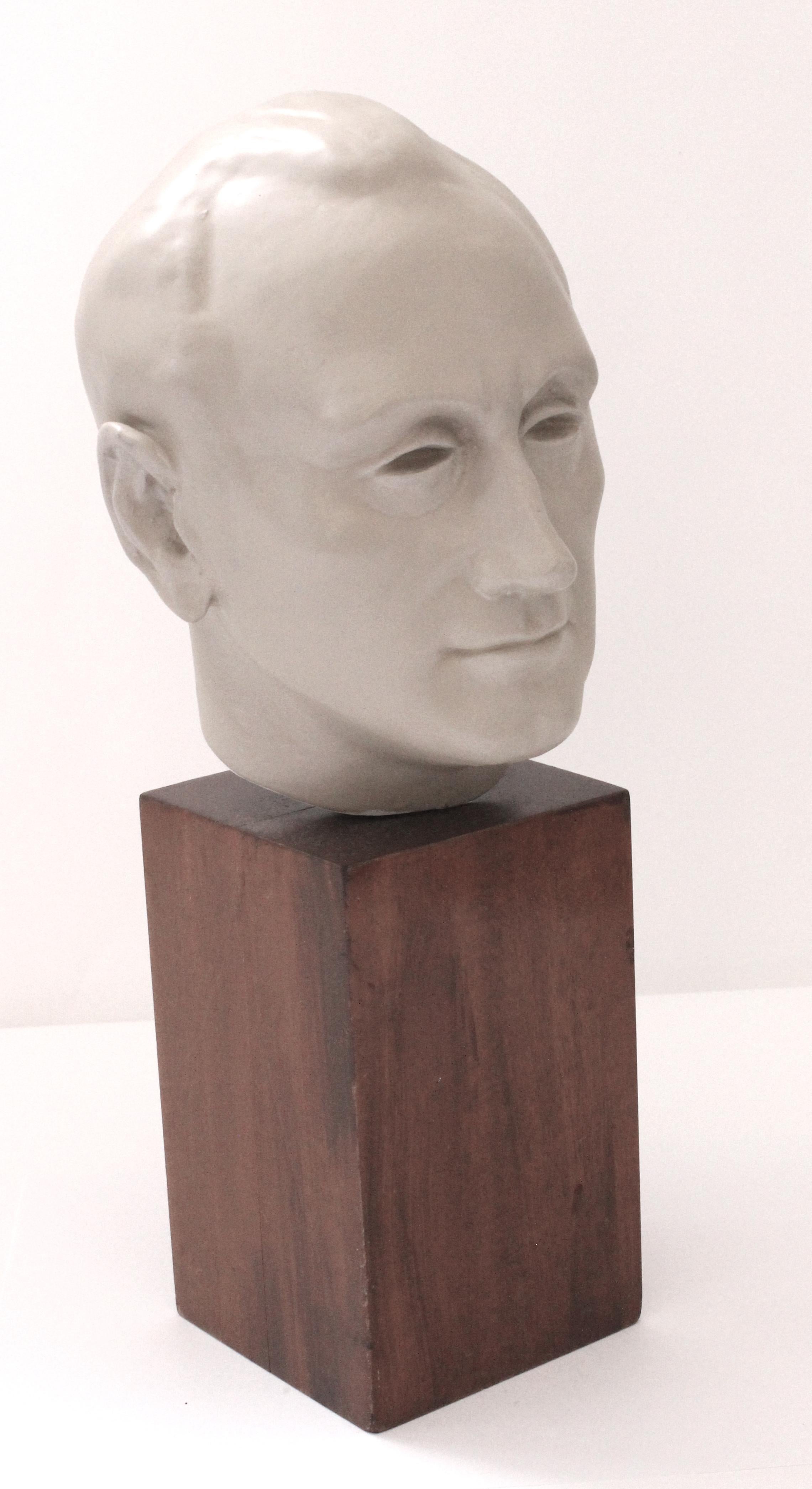 Bust of the Architect Morris Lapidus In Good Condition For Sale In West Palm Beach, FL