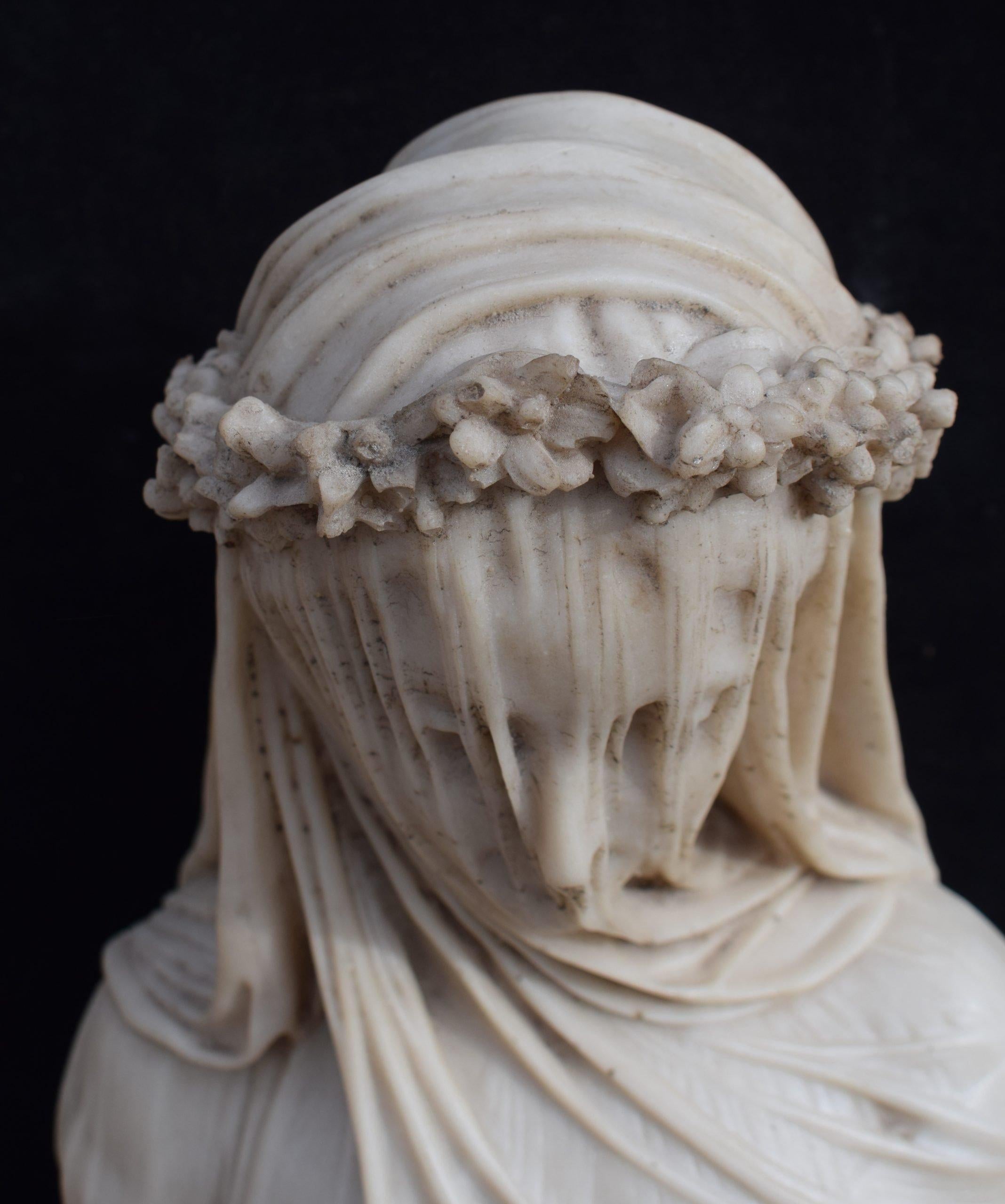 Italiano Busto di donna velata in vendita