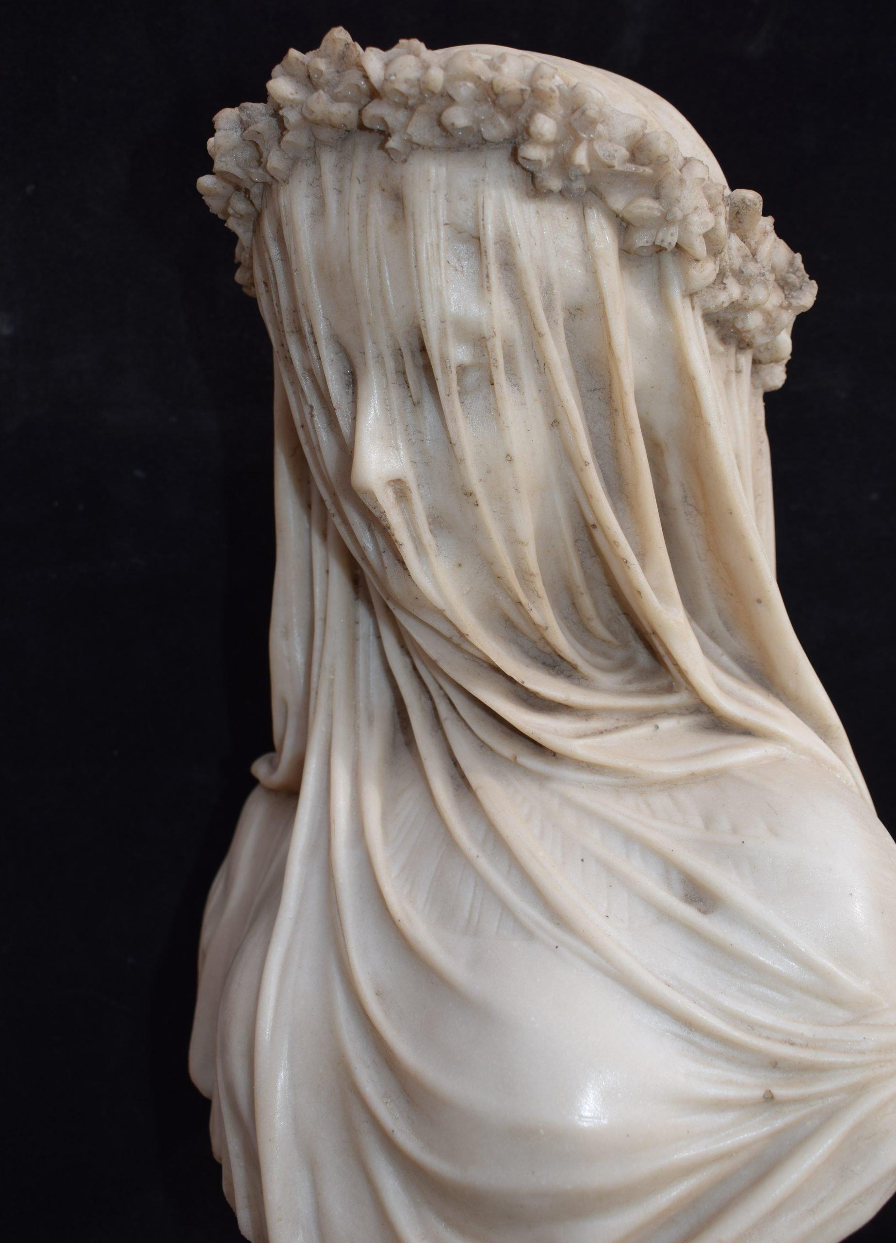 Busto di donna velata in vendita 1