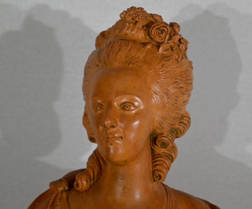 Busto di Marie Antoinette in terracotta, dopo F. Lecomte - 1920 In condizioni buone in vendita a HÉRIC, FR
