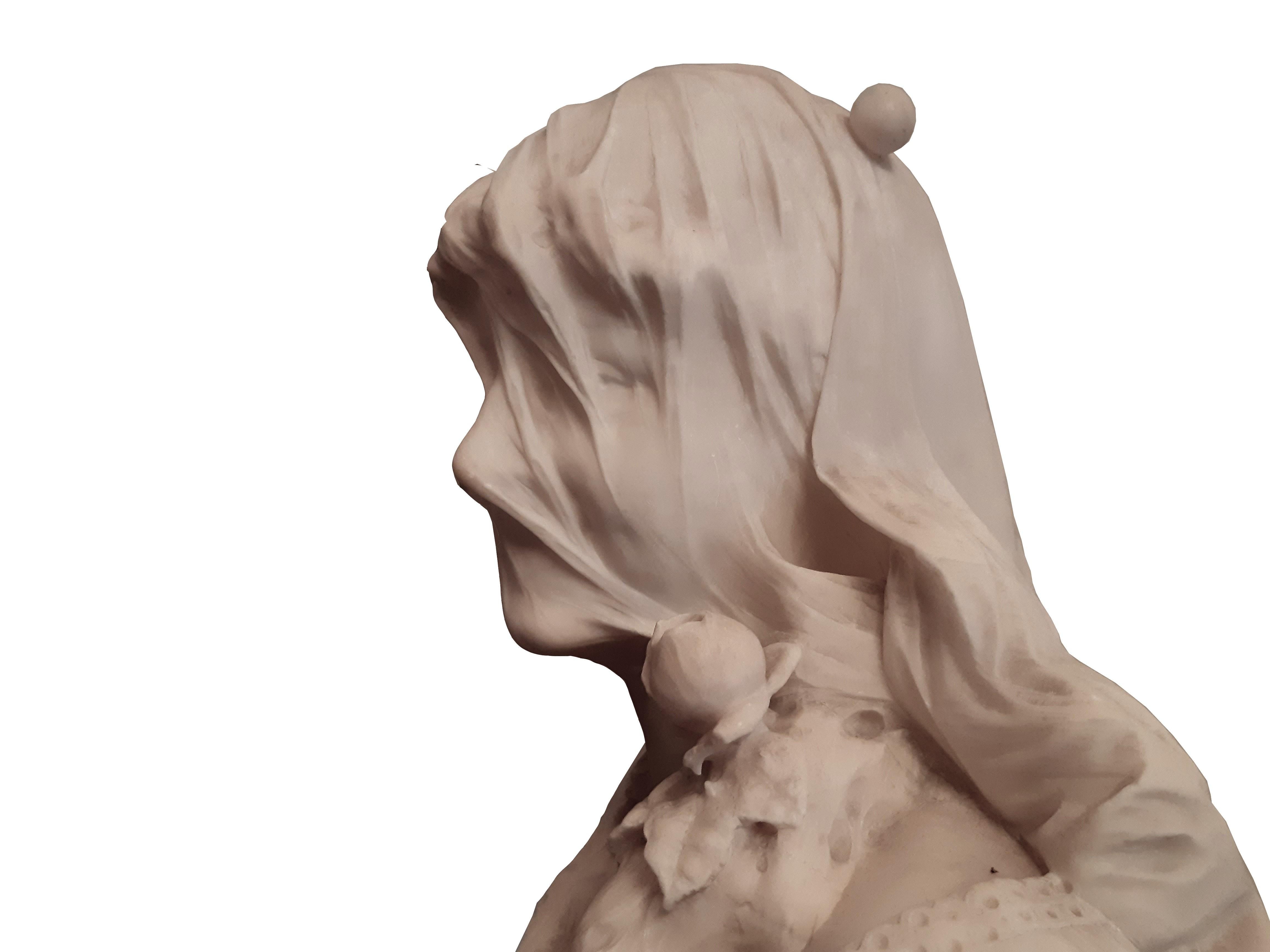 Hand-Crafted Büste einer jungen verschleierten Frau - Marmor - Vittorio Pochini For Sale