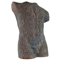 Buste en terre cuite et raku. Travail français, vers 1980.