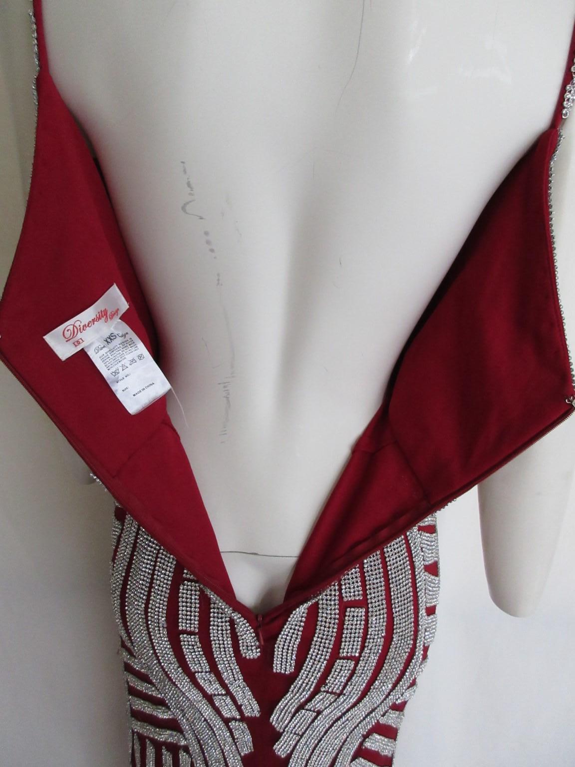 Robe de soirée bustier à bretelles argentées en vente 2