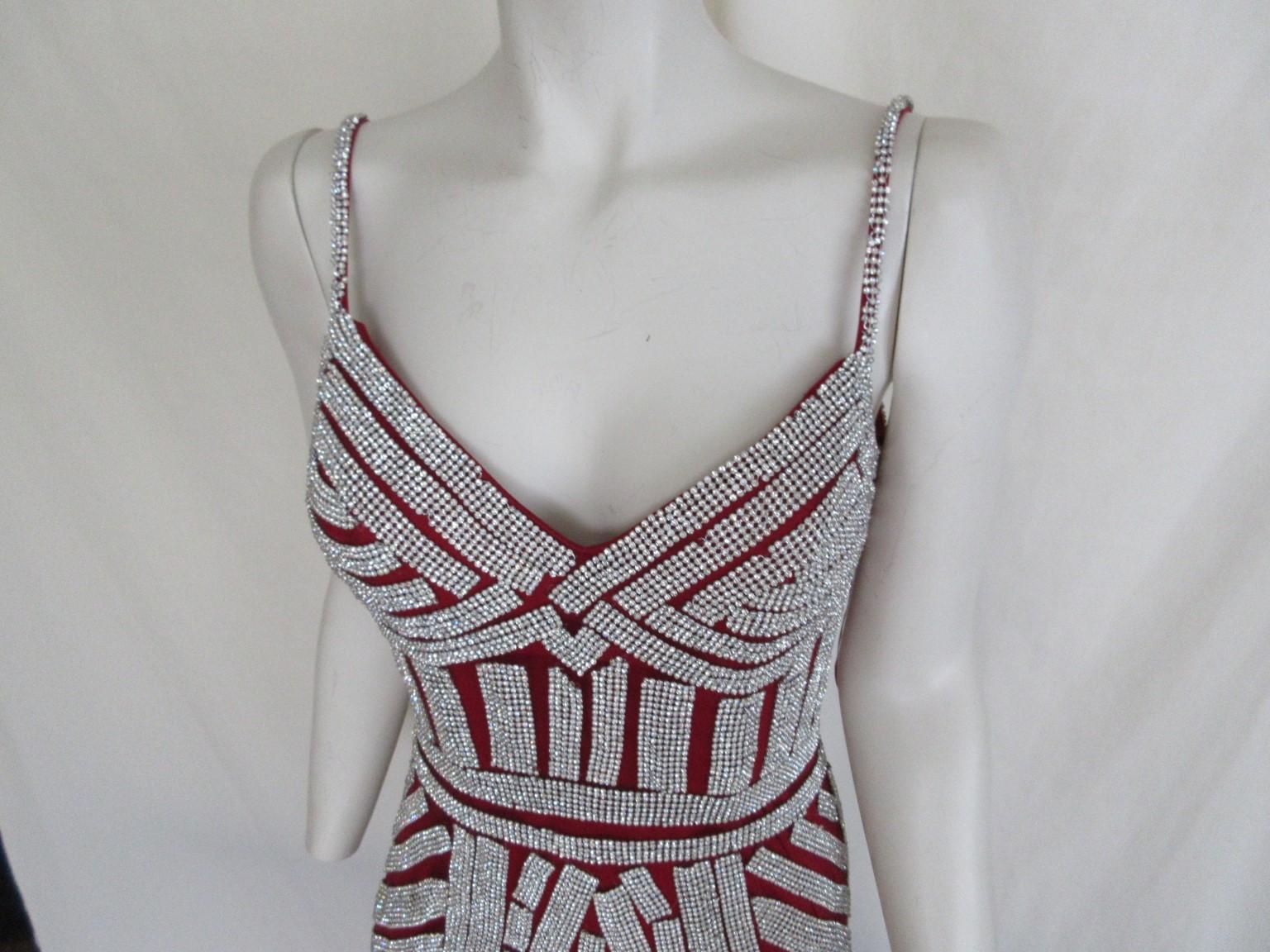 Robe de soirée bustier à bretelles argentées en vente 3