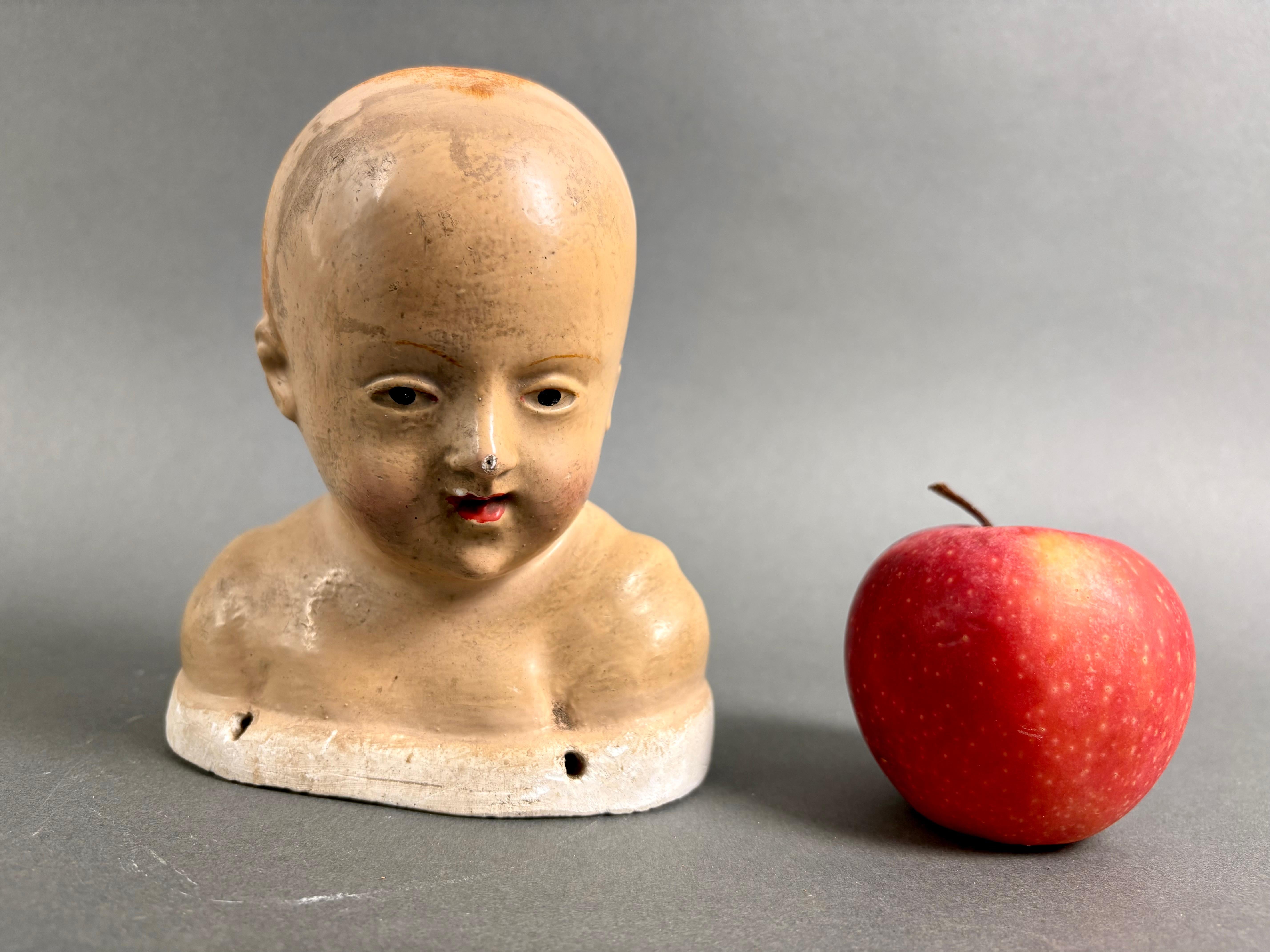 Buste de l'Enfant Jésus Polychrome Sculpture italienne du XVIIIe siècle en vente 2